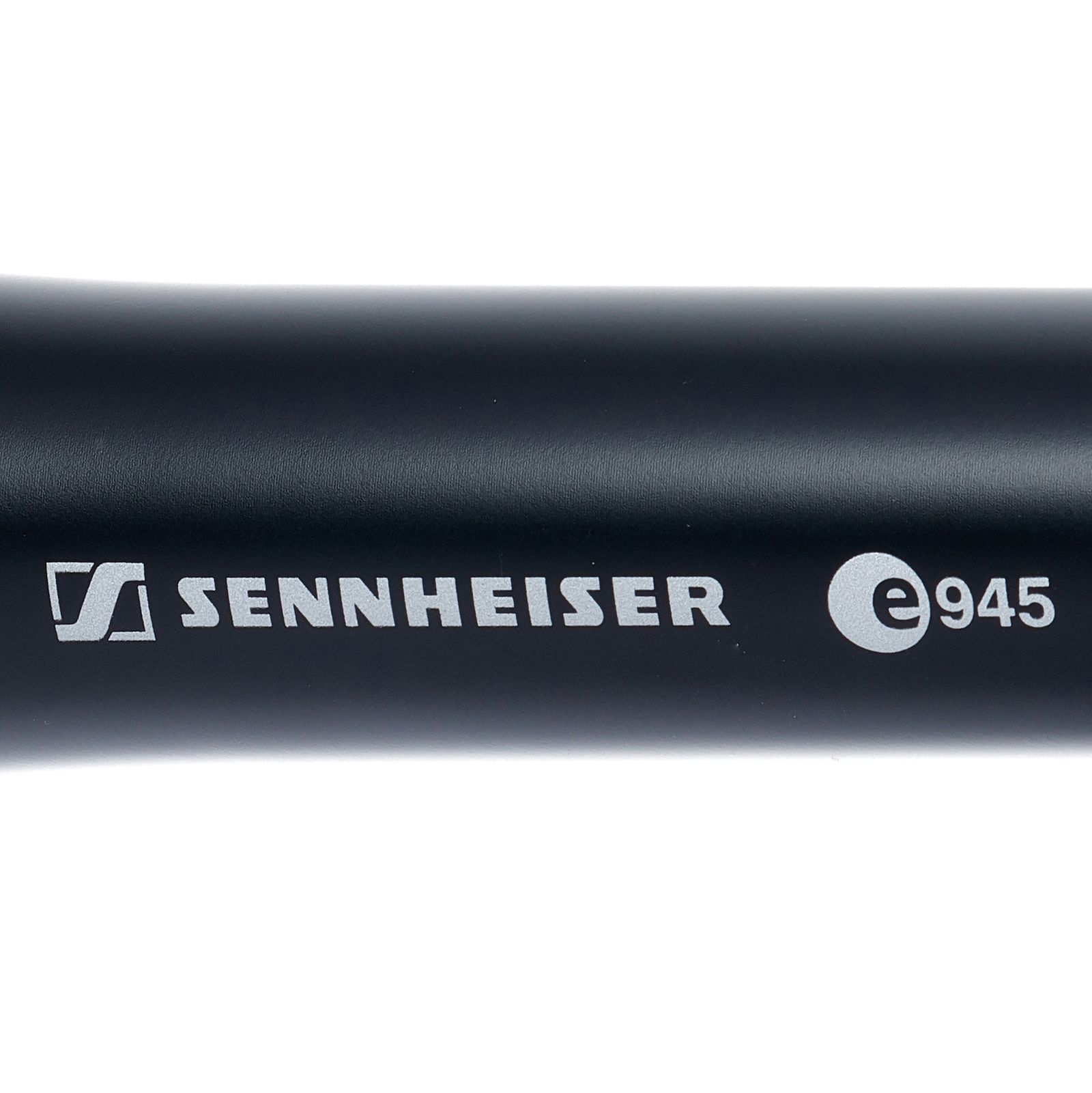 Sennheiser Logo am E 945 Dynamisches Gesangsmikrofon