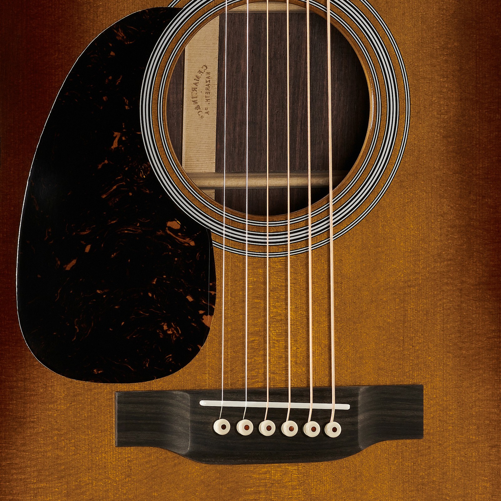 Fichtendecke der Martin Guitars D28 Ambertone LH Westerngitarre