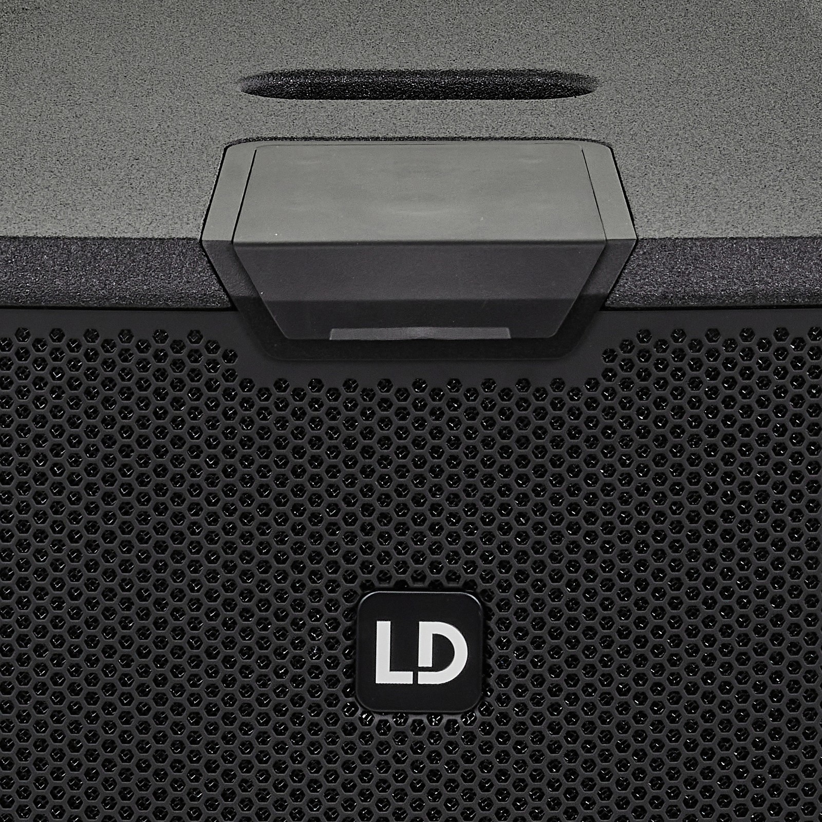 LD Systems Logo am 12"-Subwoofer des Maui 28 G3 MIX B