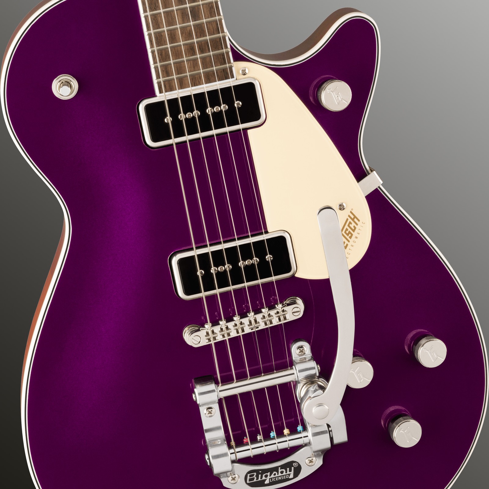 P90 Singlecoil Tonabnehmer und Bigsby Tremolo auf der Gretsch G5210T-P90 Electromatic Jet AM