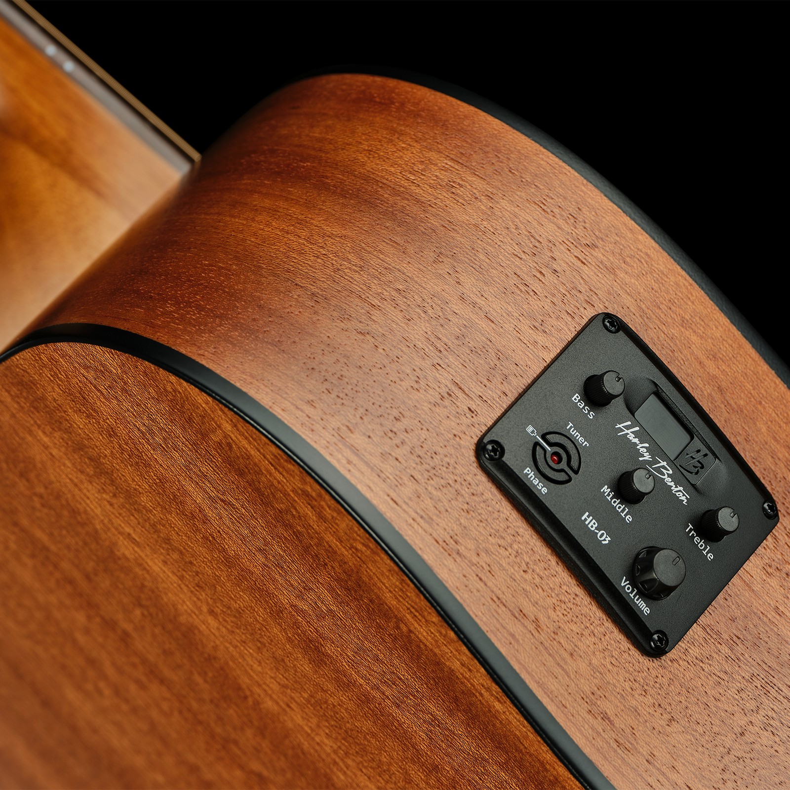 Preamp der Harley Benton CLD-65ME NT