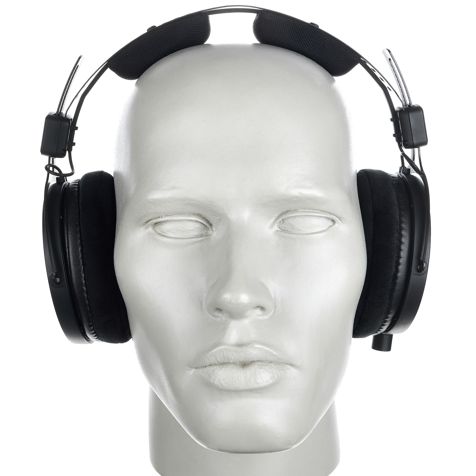 Audio-Technica ATH-R50x von vorne am Modell