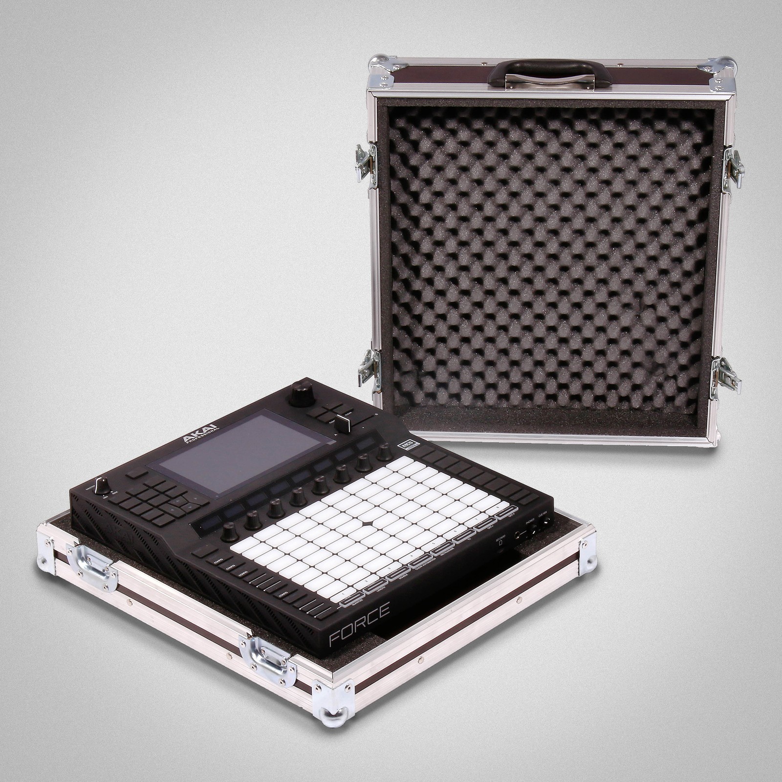 Thon Case Akai Force, Haubencase geöffnet