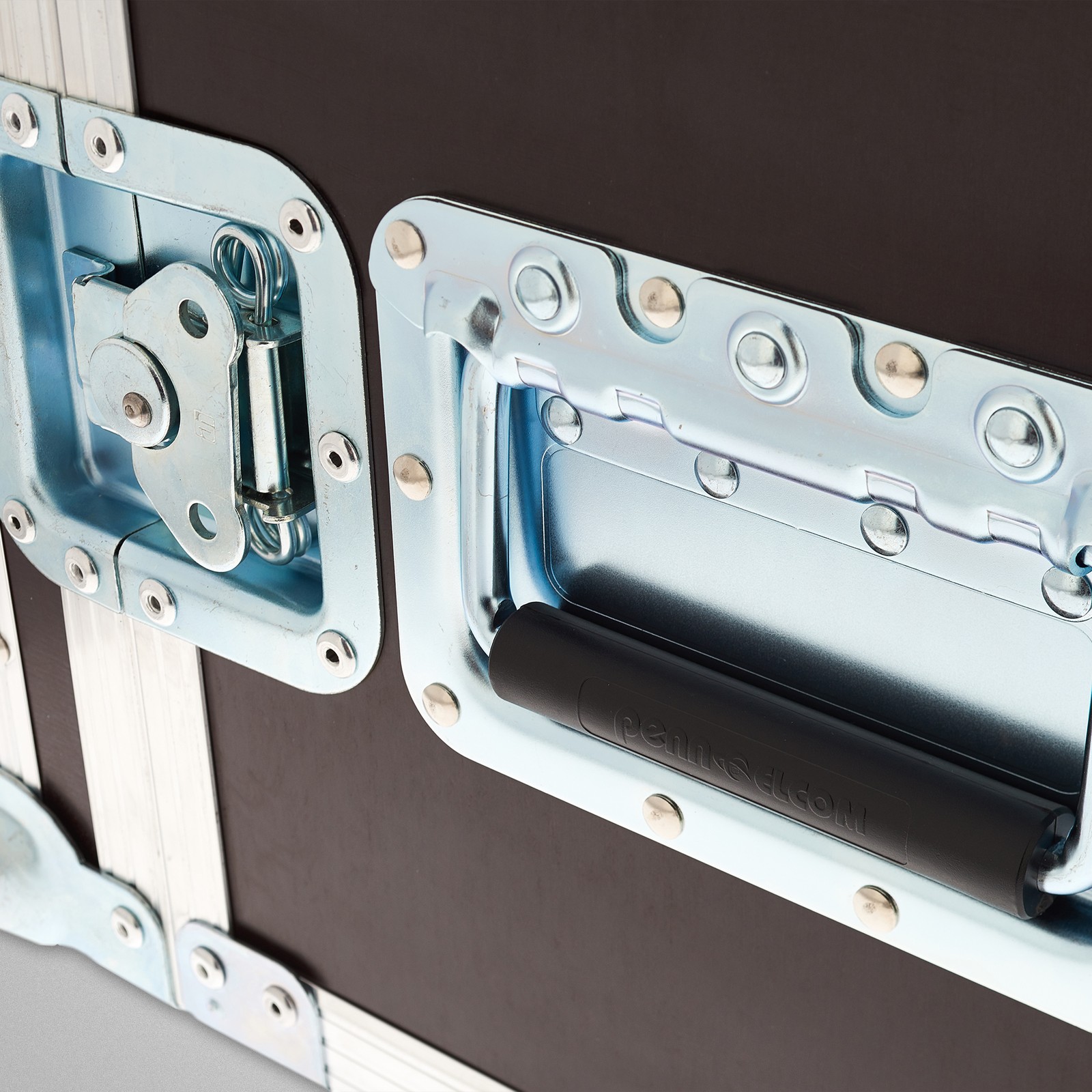 Thon Rack 6U Live 50, Detail des 19” Standardcase