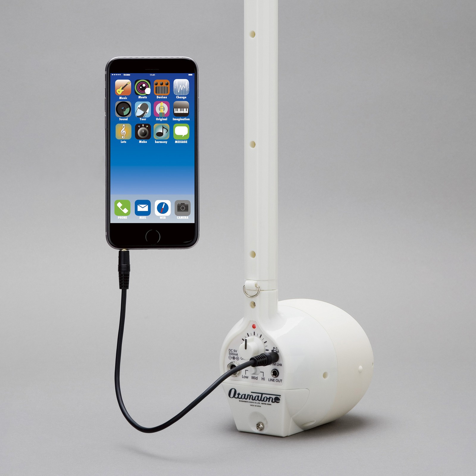 Kunststoffgehäuse des Otamatone Techno White