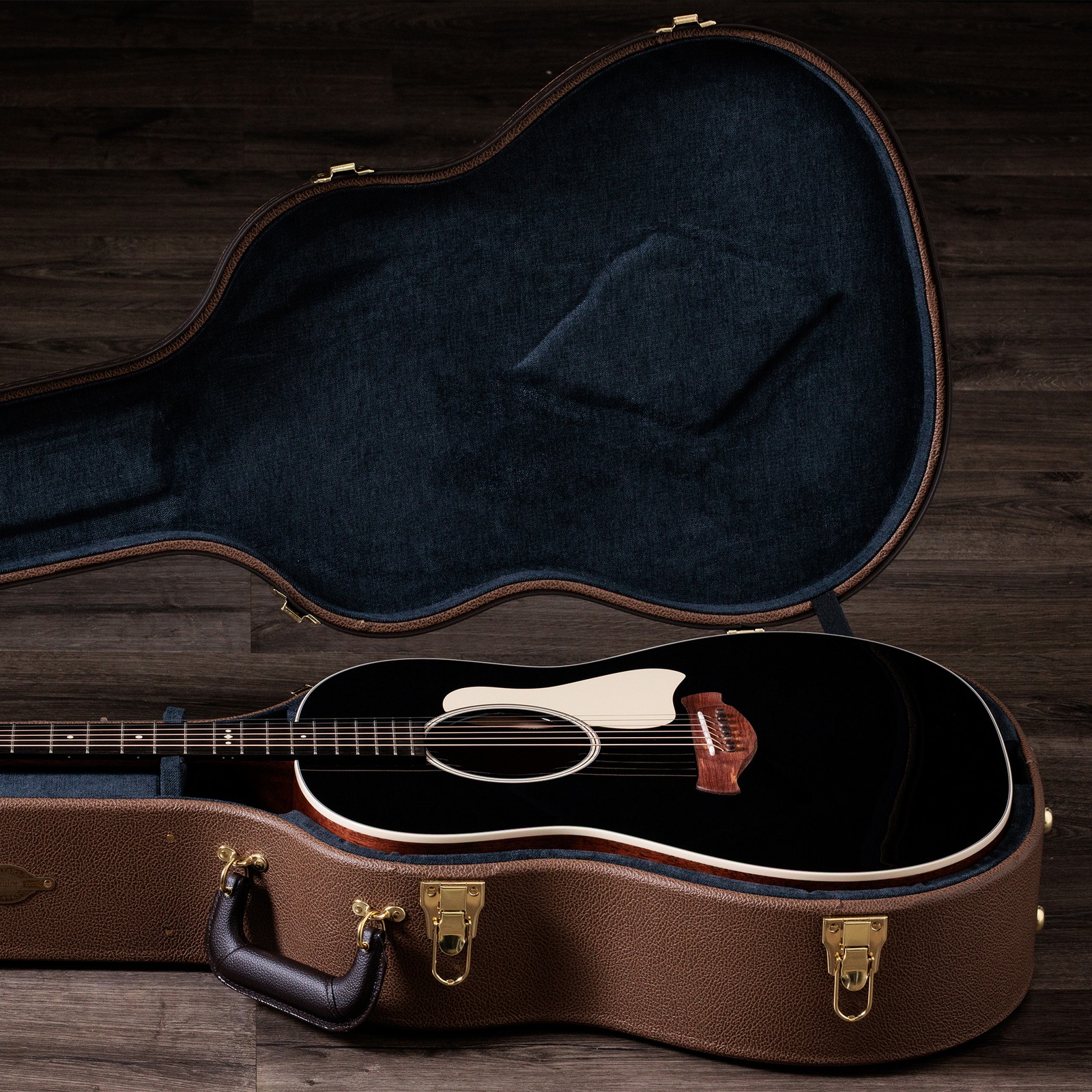 Taylor Gold Label 517e Blacktop im Koffer