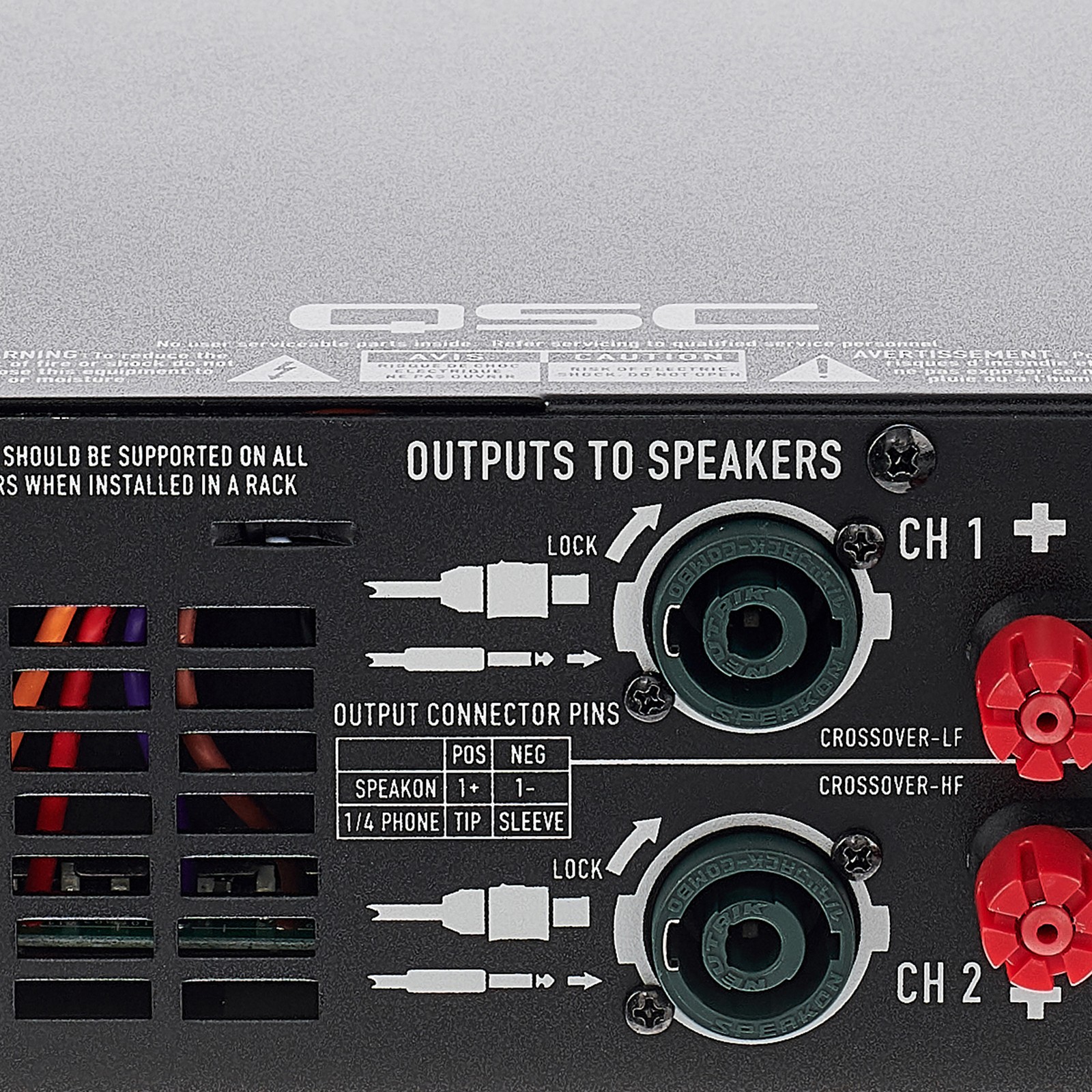 Rückseite der Endstufe, QSC GX 5 Endstufe