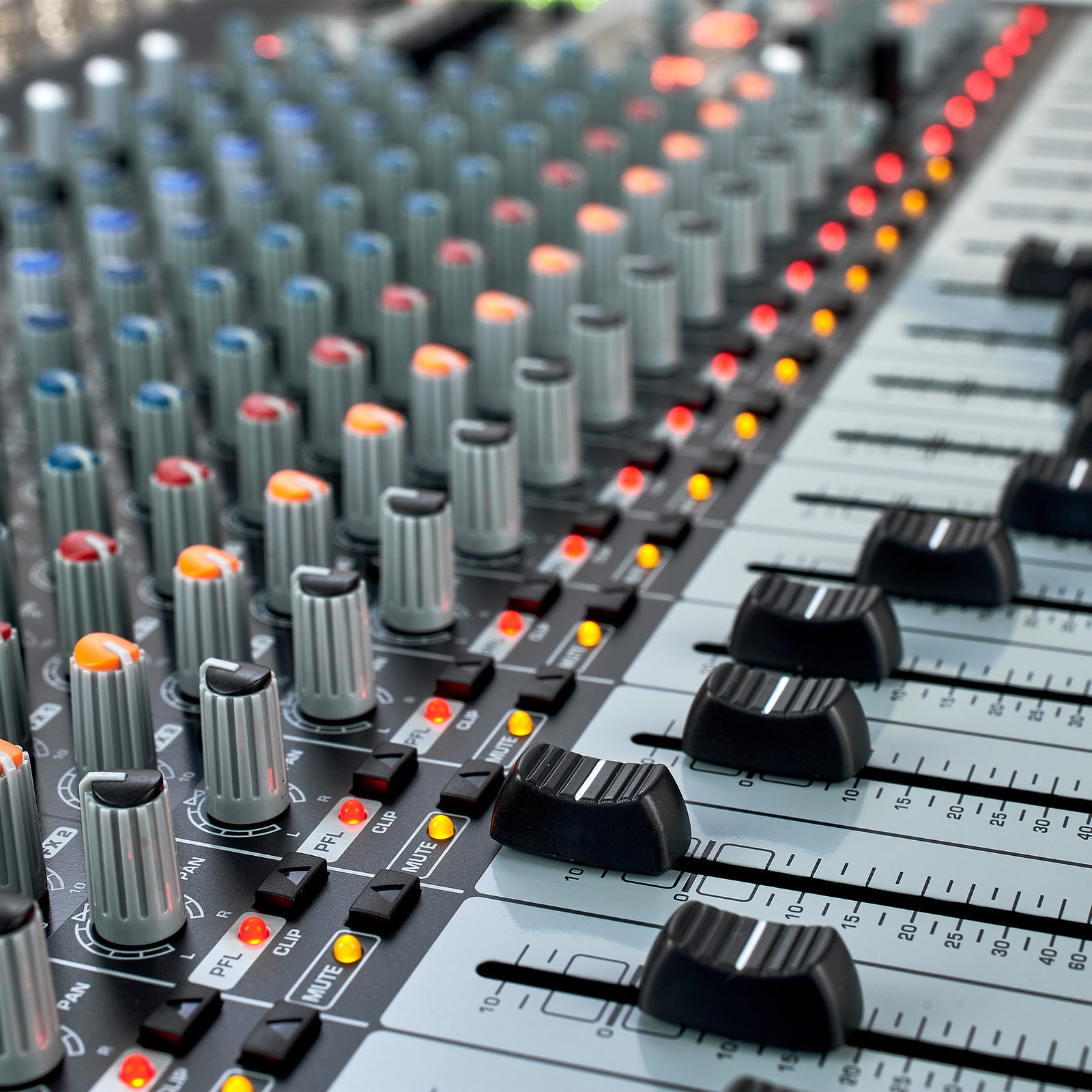 Detail des Behringer PMP6000