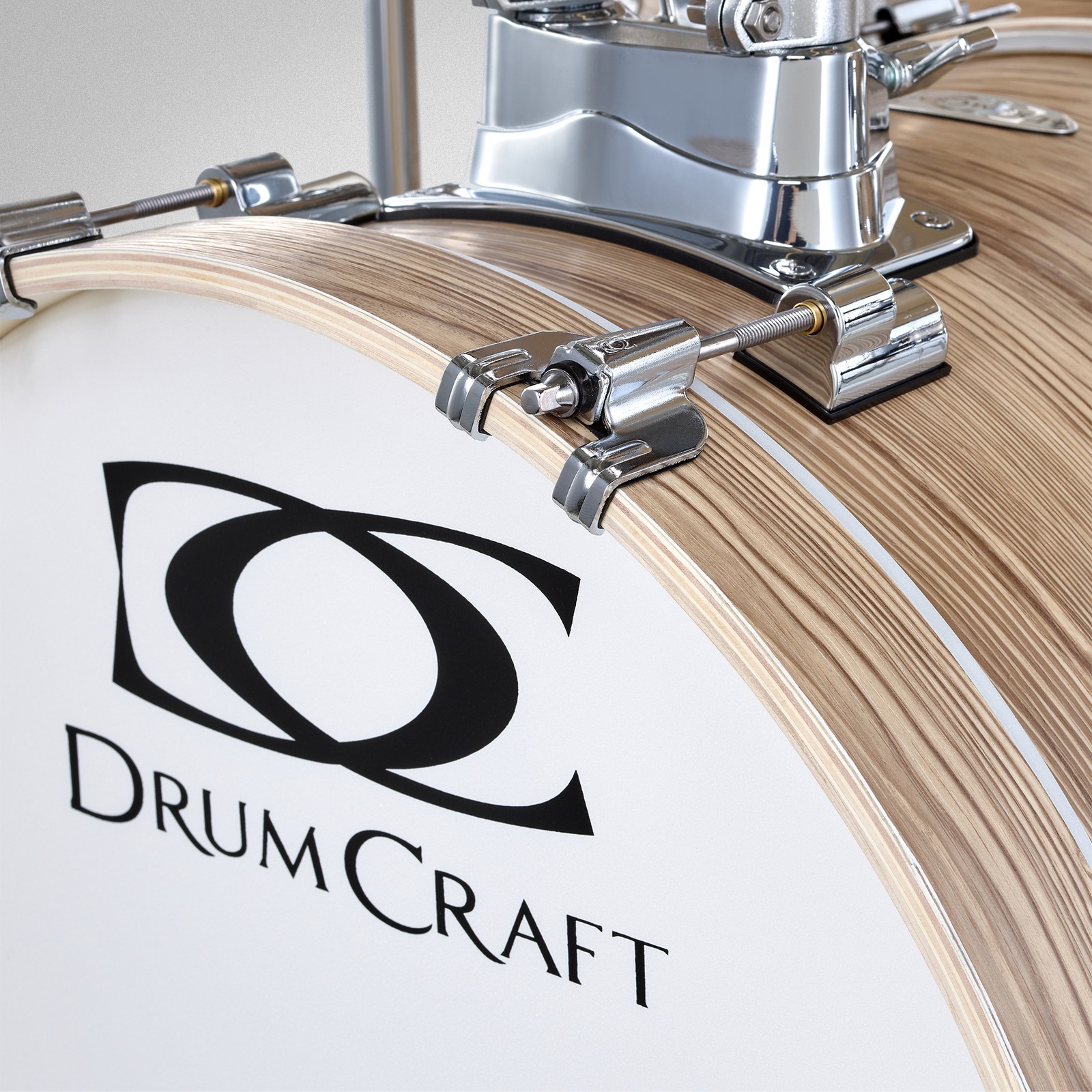 Logo auf derBass Drum des DrumCraft Serie 3 Junior Sets Bundle NT