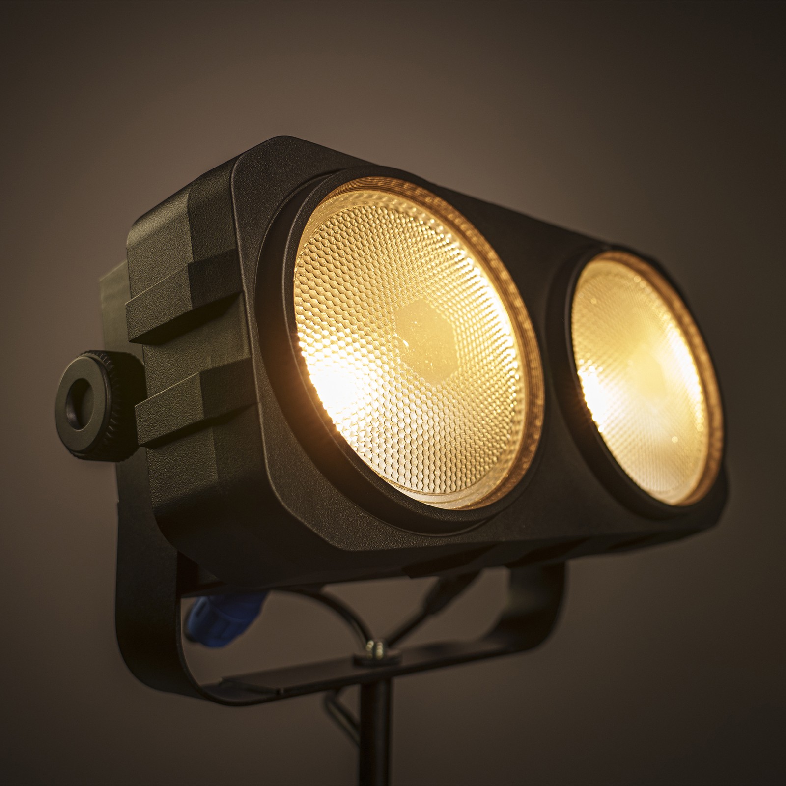 Lichtbeispiel des Stairville DuoBlind 200 WW LED Blinders