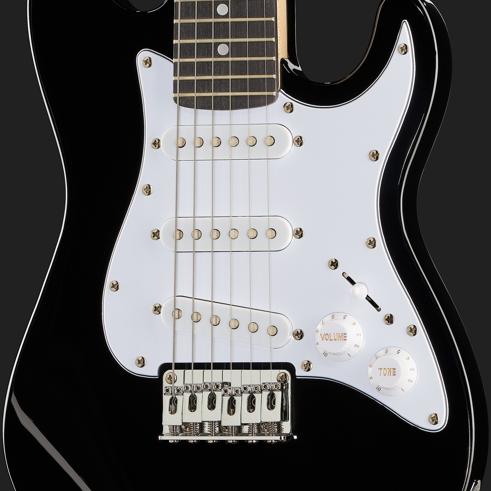 Singlecoils auf der Decke der Harley Benton ST-Junior BK Standard Series Short Scale-E-Gitarre