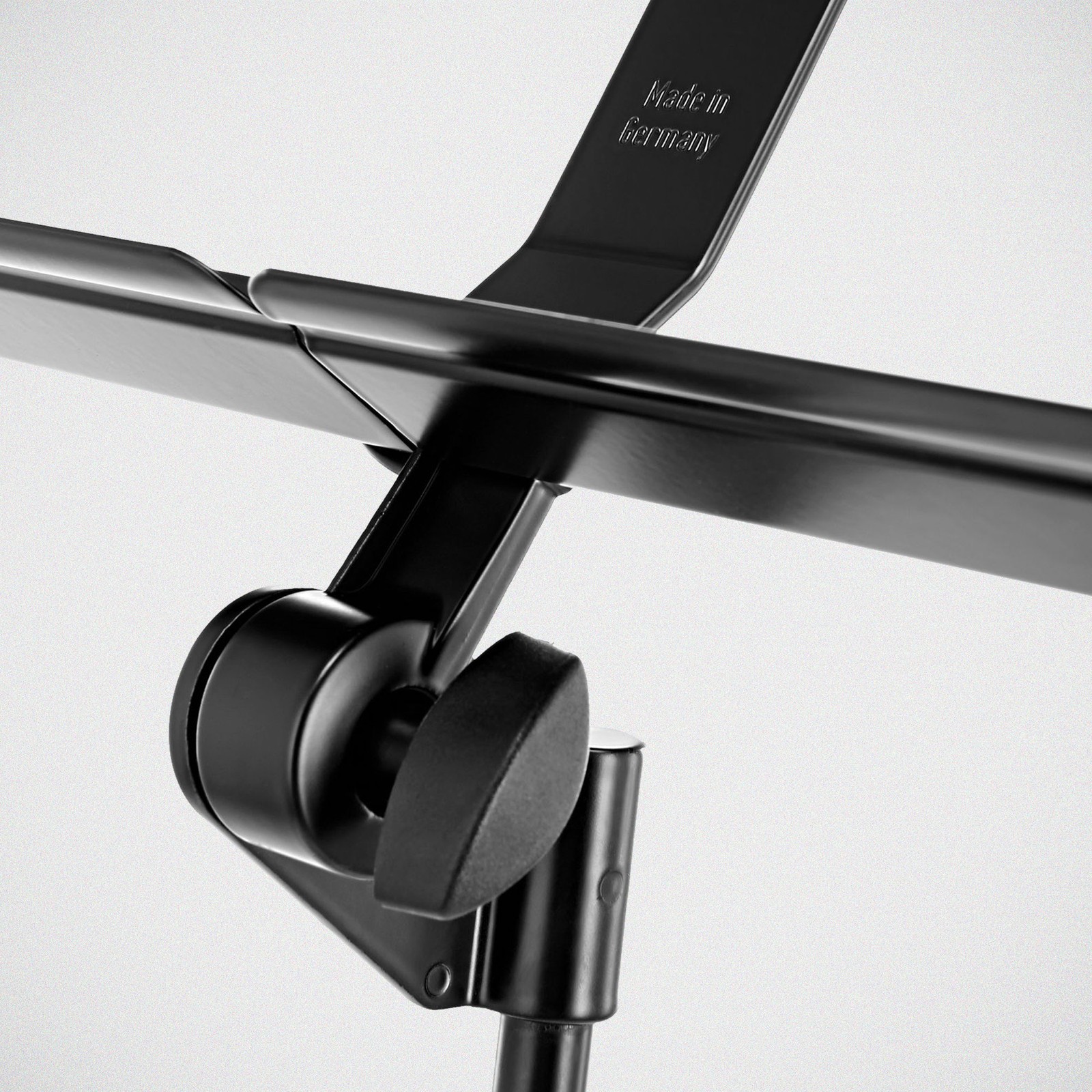 Gelenk zur Neigungseinstellung des K&M 107 Notenständers