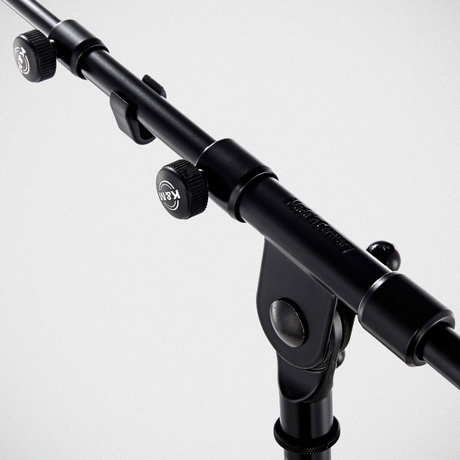 Winkeleinstellung des K&M 26145 Mikrofonstativs