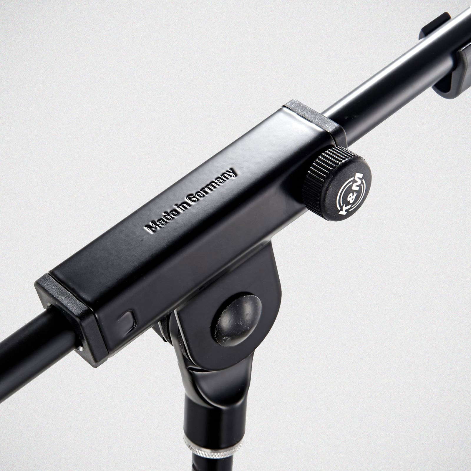 Winkeleinstellung des K&M 210/30 BK Mikrofonstativs