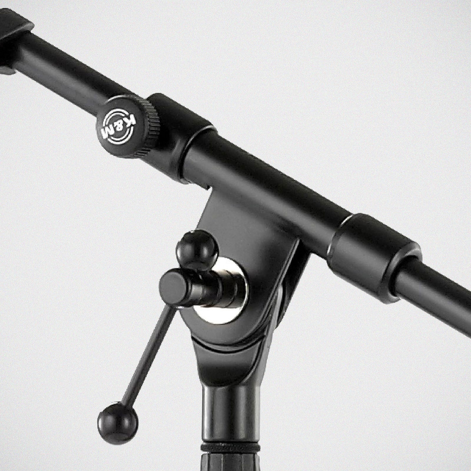 Winkeleinstellung des K&M 210/9 Mikrofonstativs