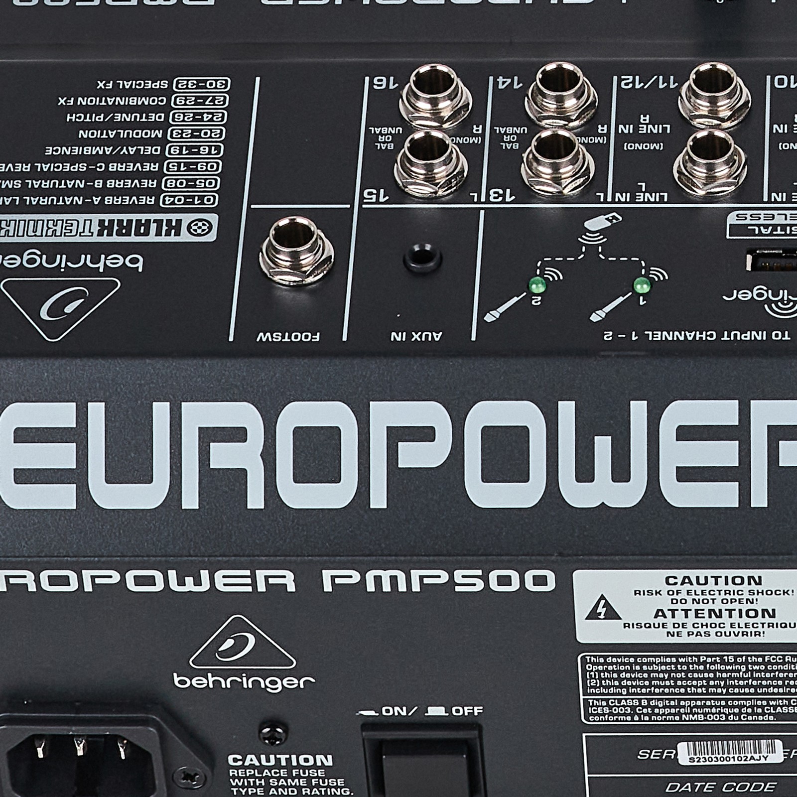 Logo auf dem Behringer PMP 500, Powermixer
