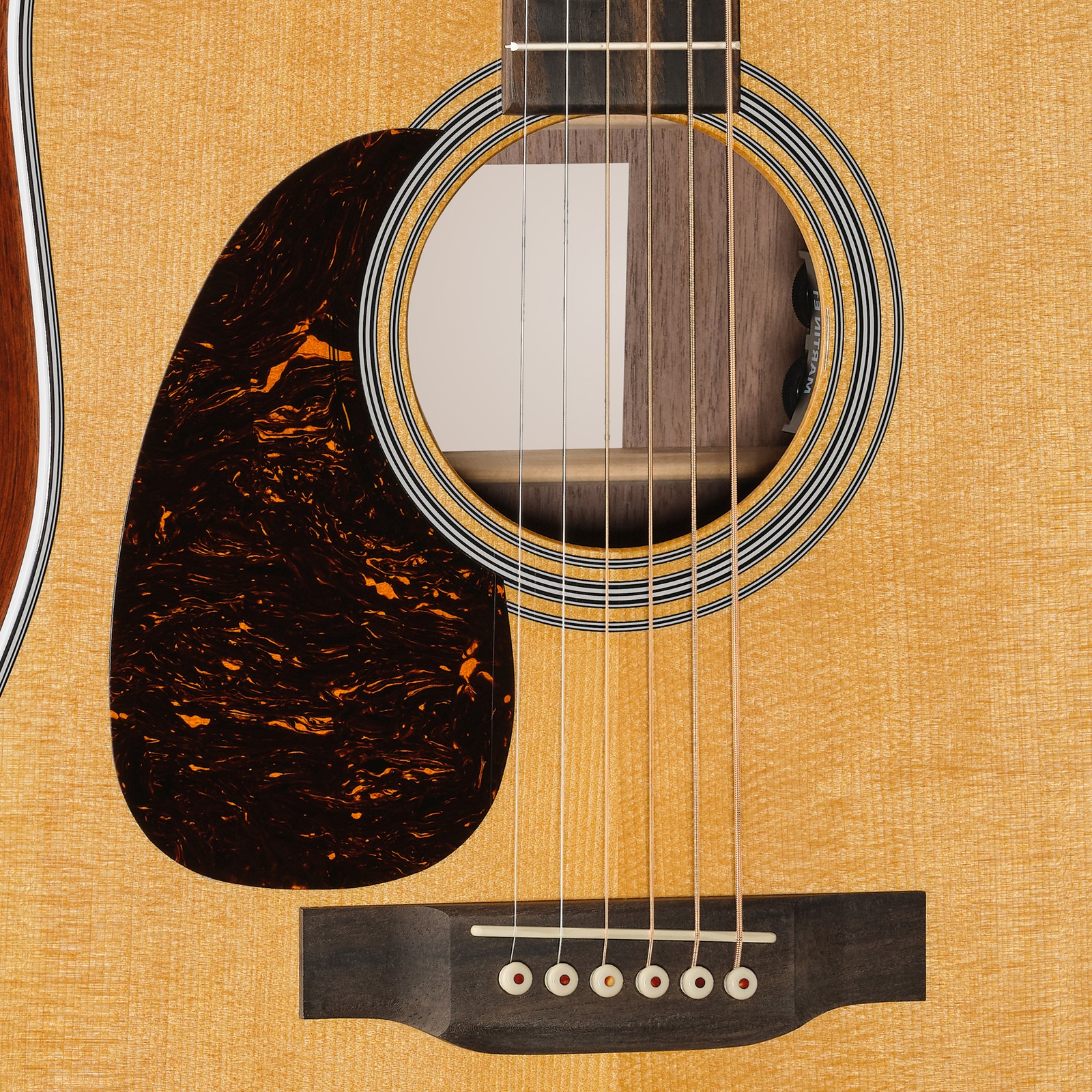 Martin Guitar D-13E Retro Walnut LH, Schallloch