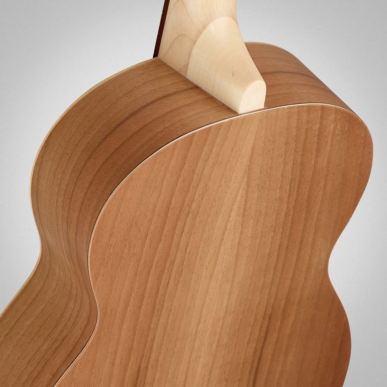 Rückseite der Thomann Baritone EU Ukulele with PU