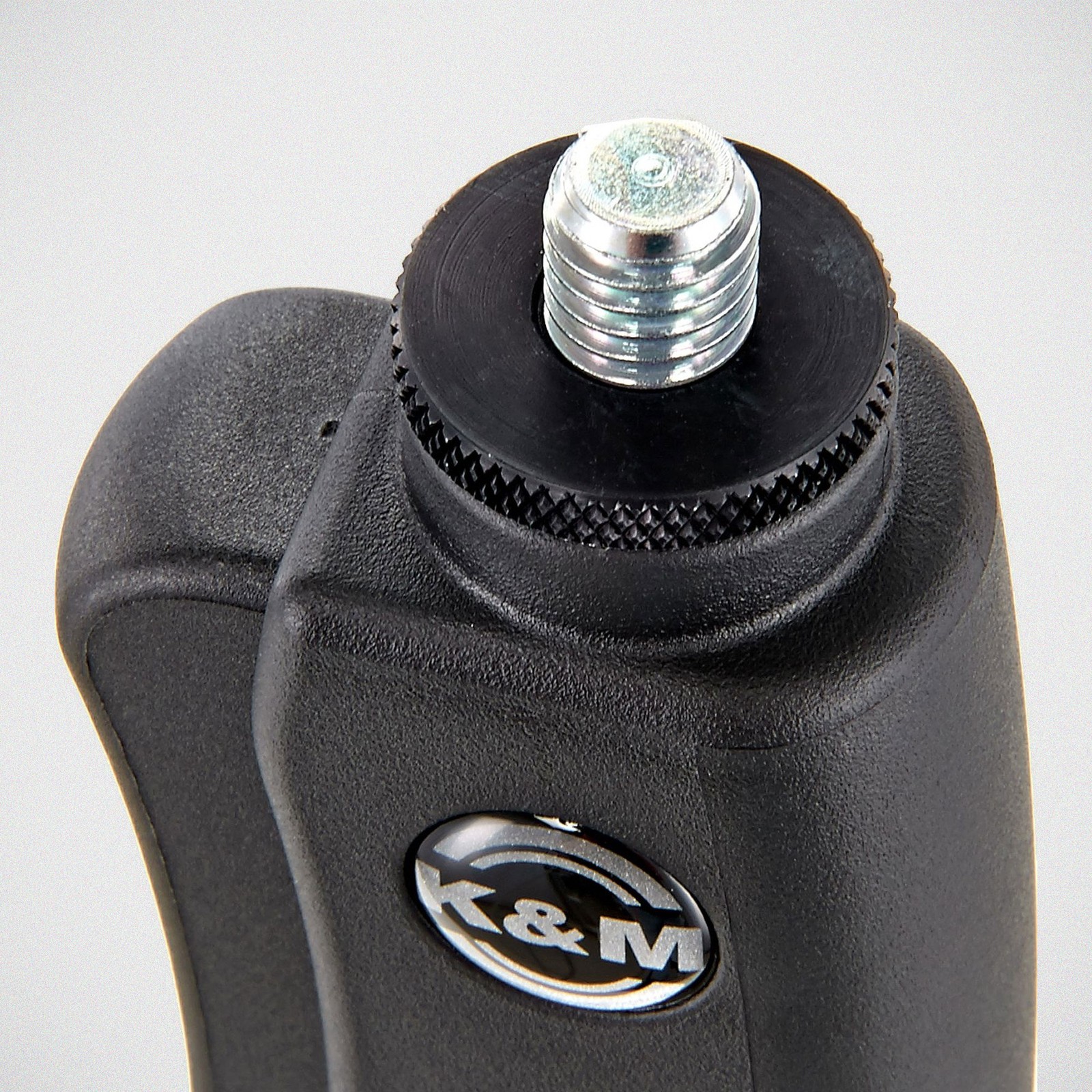 One-handed adjustment mechanism of the K&M 26250 microphone stand