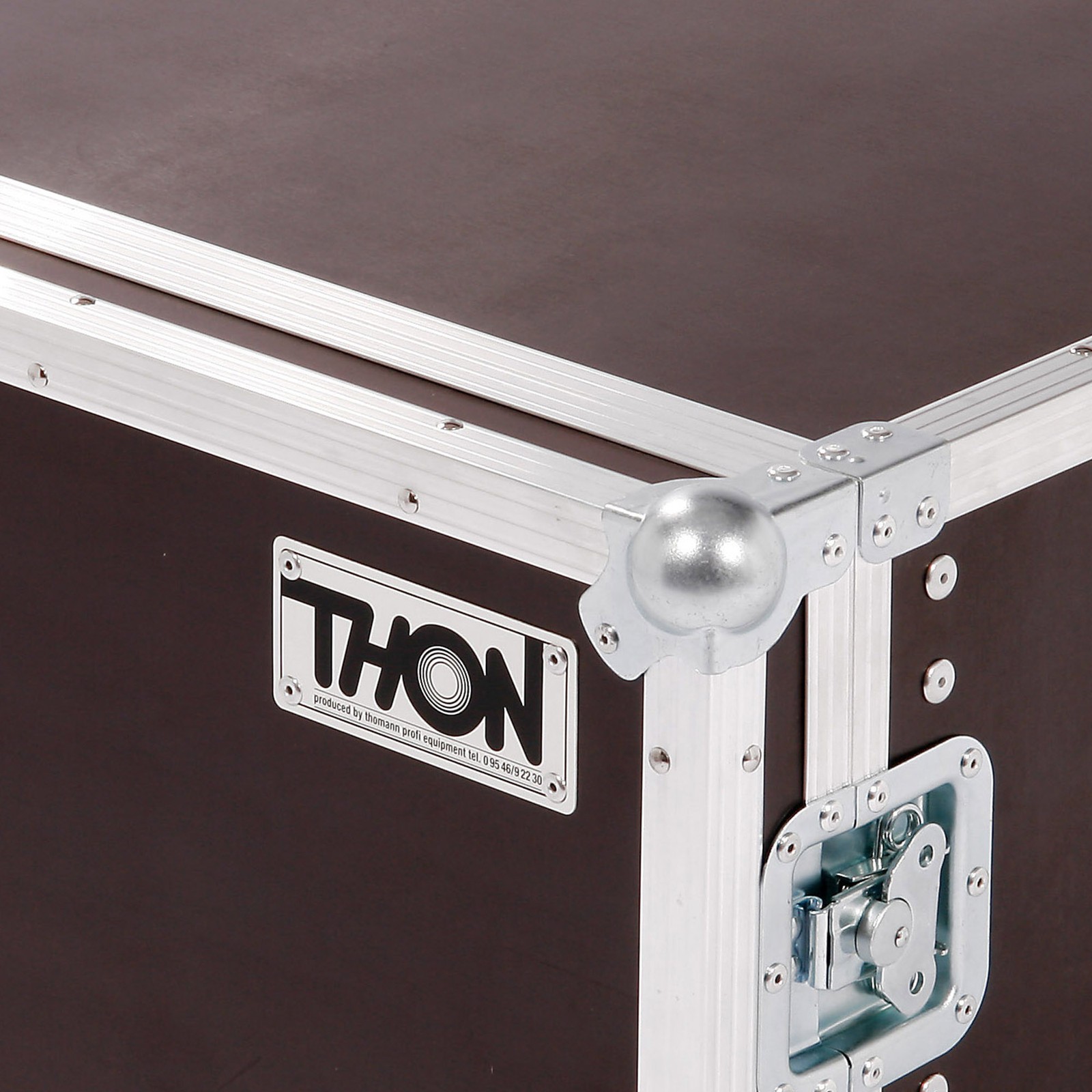 Thon 6HE Live-Rack, Logo
