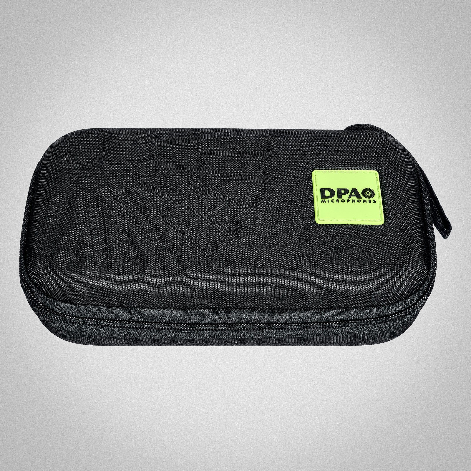 DPA 4099-DP-1-201-B, Logo auf der Tasche