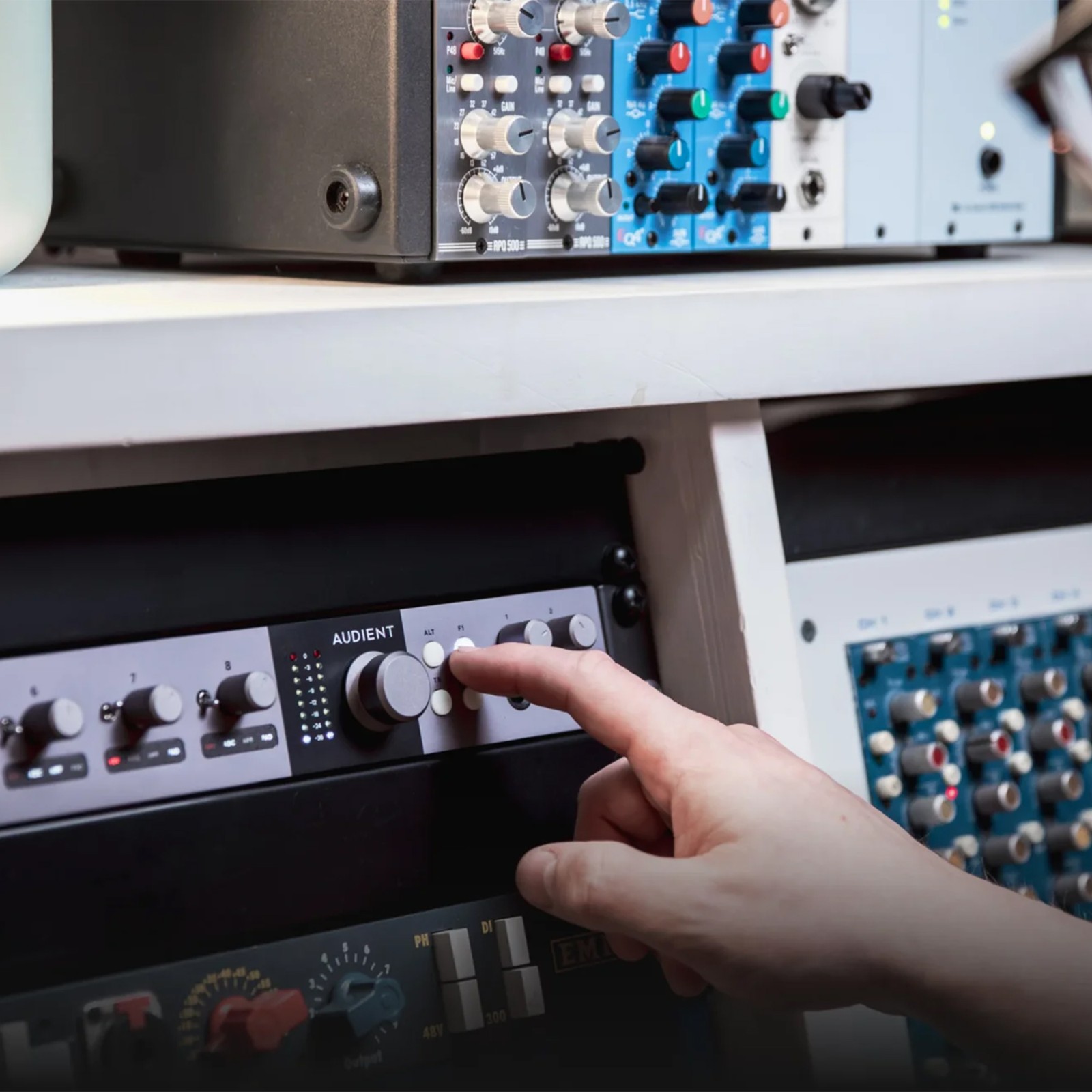 Logo auf dem des Audient iD48 USB 2.0 Audio-Interface