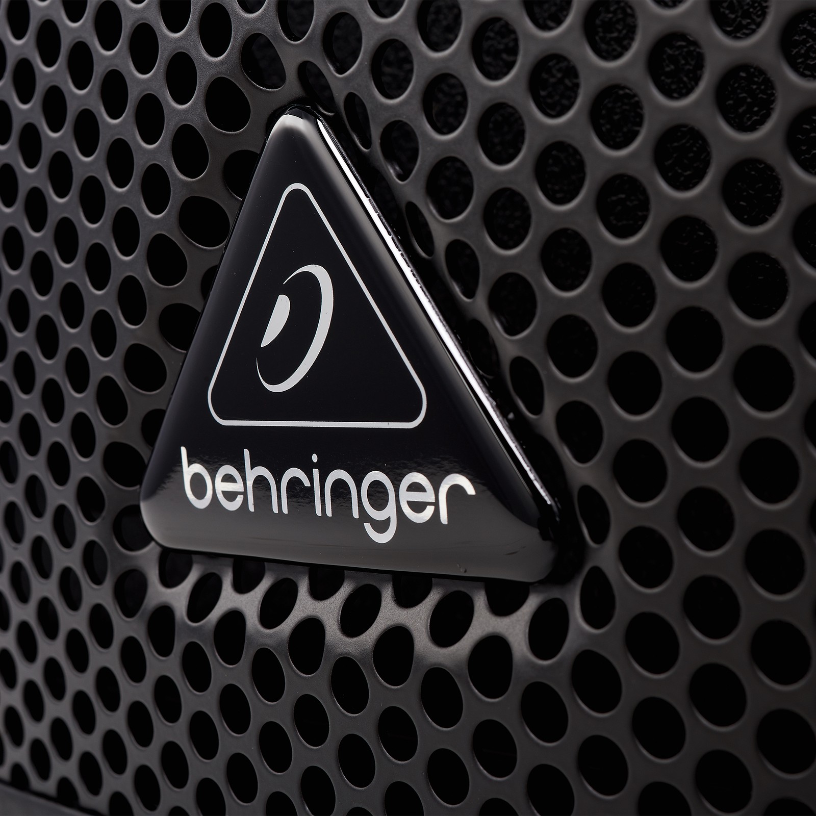 Behringer B1500XP, Logo