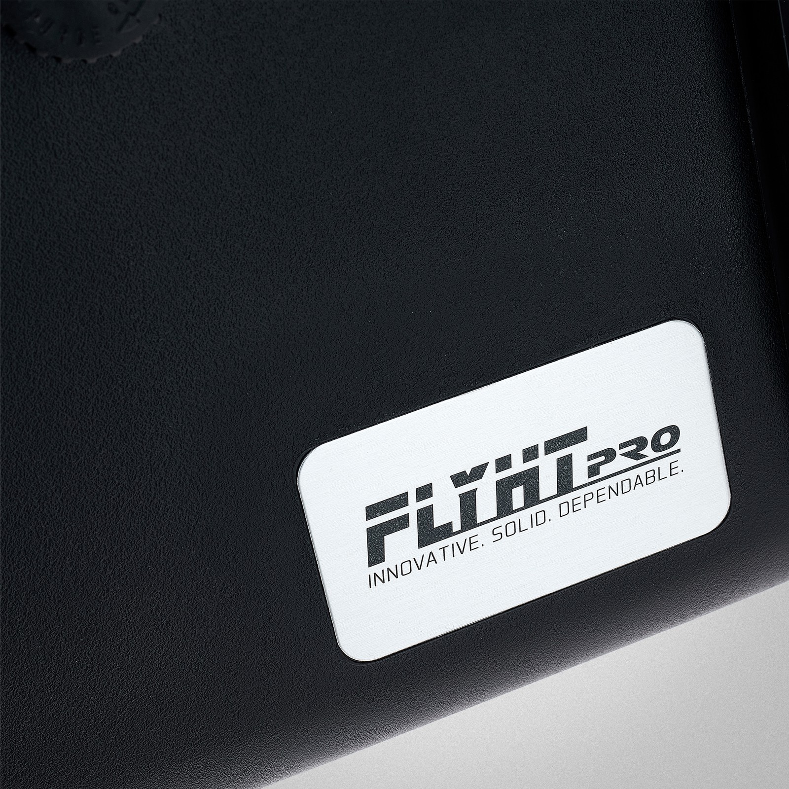 Flyht Pro WP Safe Box 11 IP65, Logo auf dem Transportkoffer 