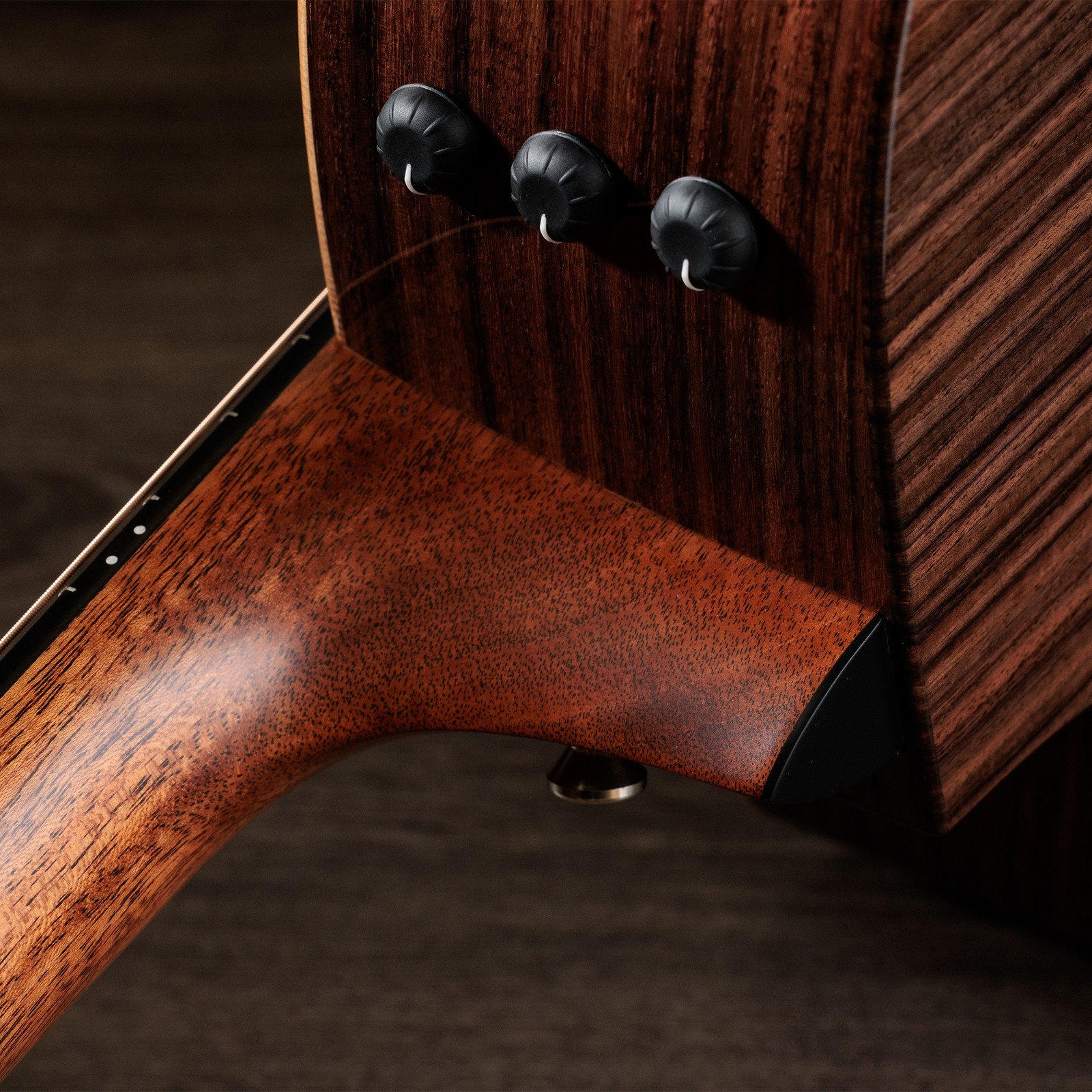 Halsübergang der Taylor 414ce Studio Shaded Edgeburst