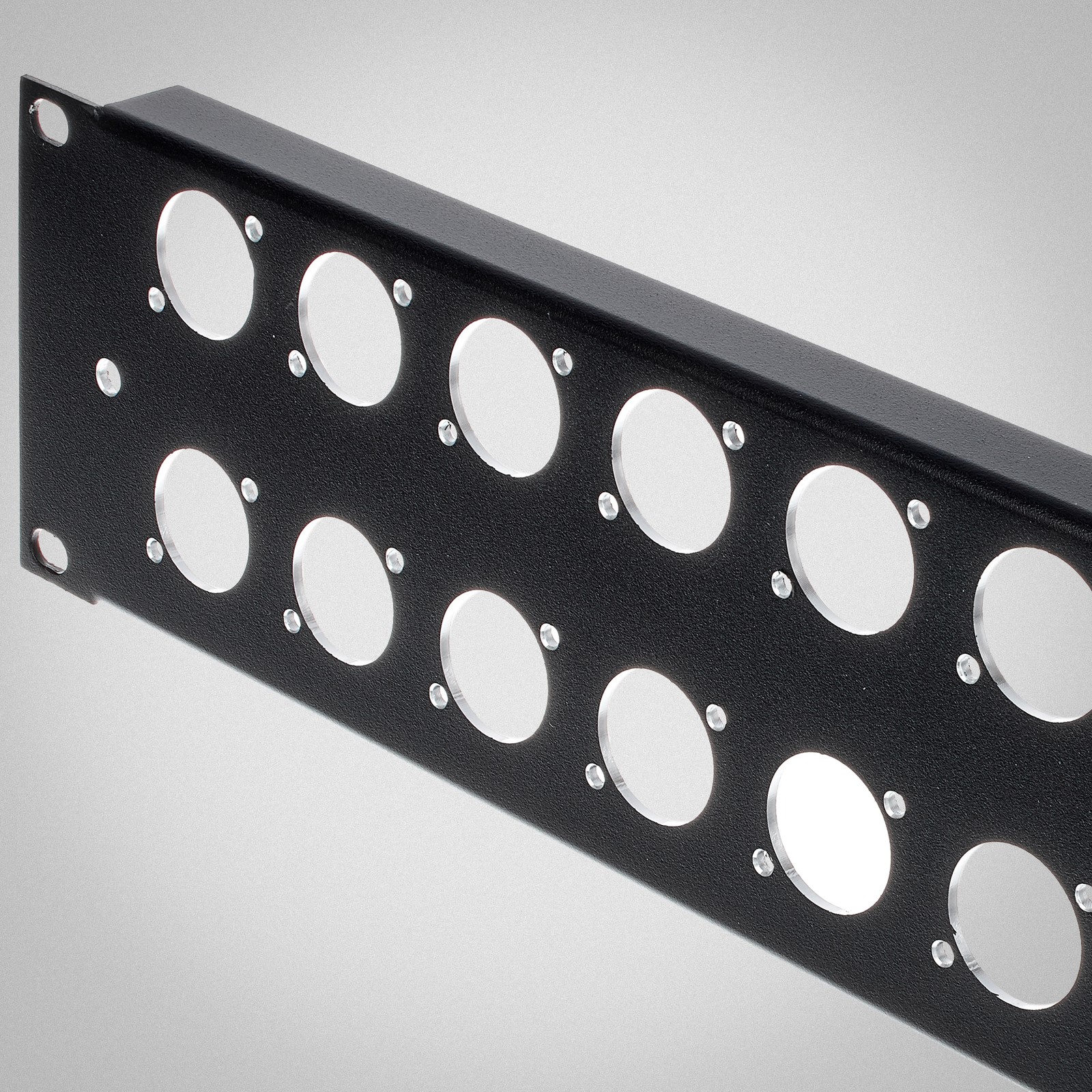 Thon Rack Panel 2U 24XLR 90°, Detail