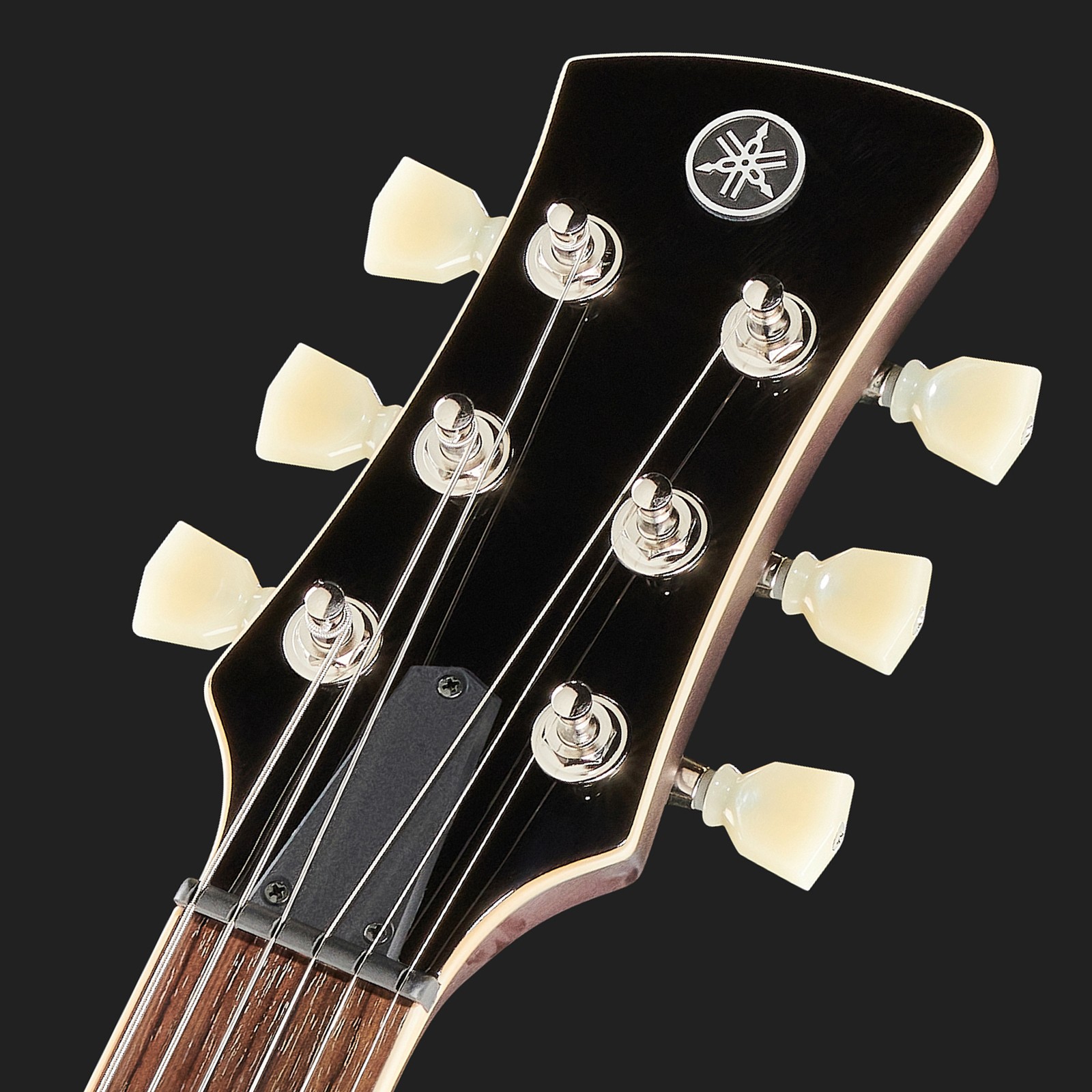 Kopfplatte der Yamaha Revstar RSS02T Black