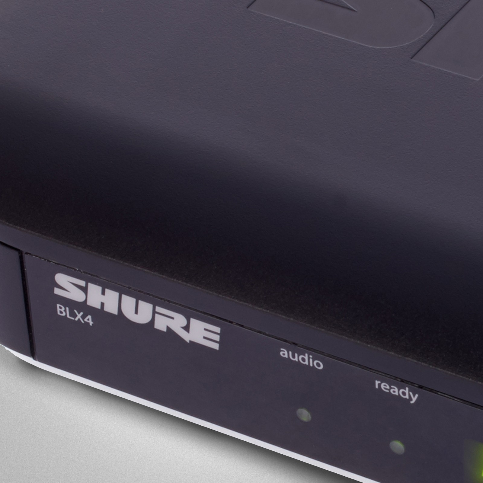 Shure BLX14 M17, Logo auf dem UHF Wireless-System