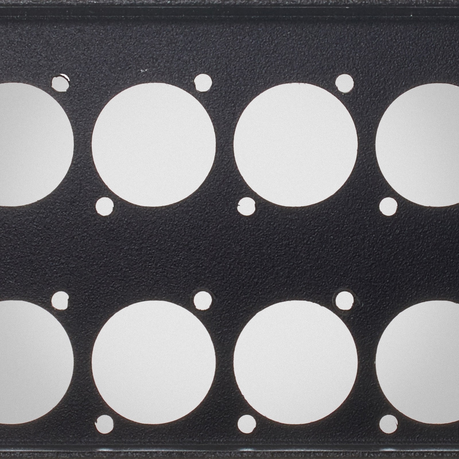 Thon Rackblende 2HE 32XLR, Detail