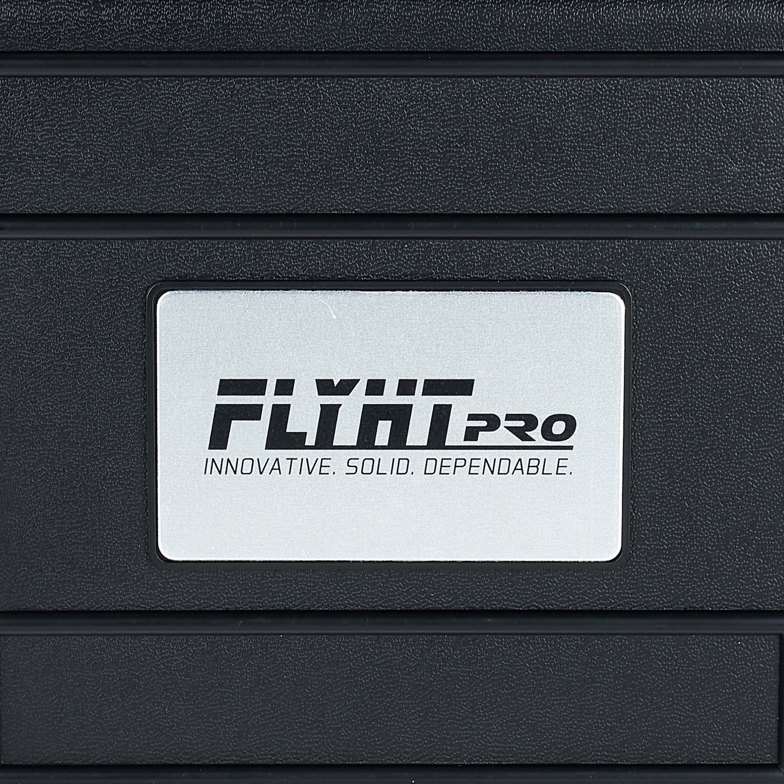 Logo auf dem Transportkoffer, Flyht Pro WP Safe Box 9 IP65