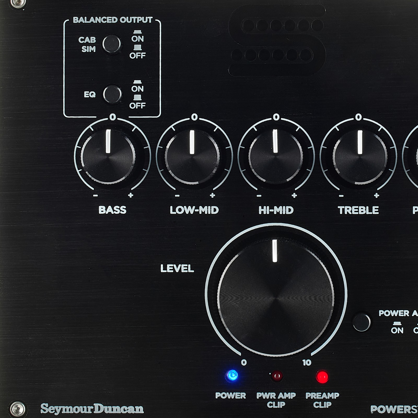 Logo auf der Stereo-Endstufe für E-Gitarre