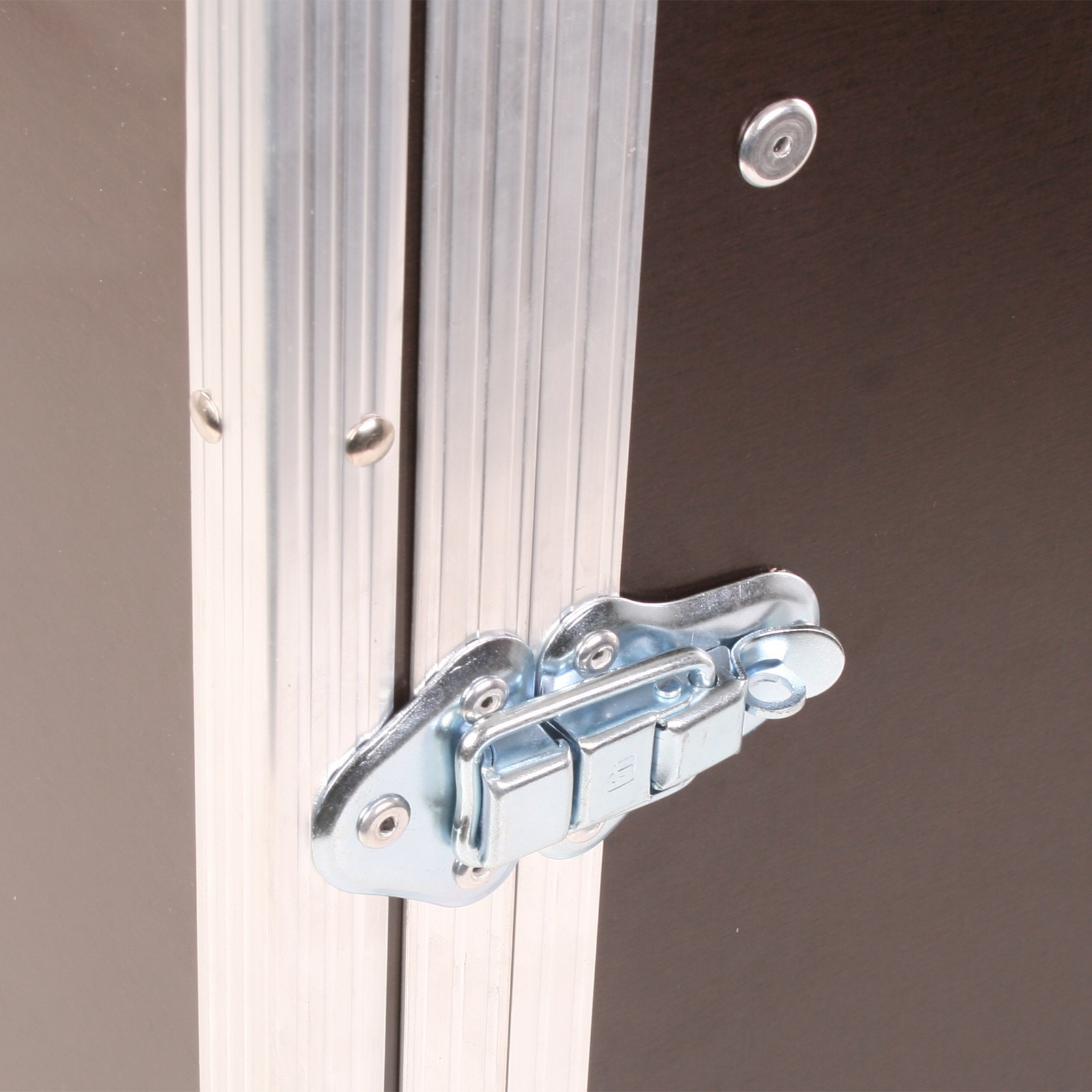 Thon Winkelrack 8HE Economy 43, Detail