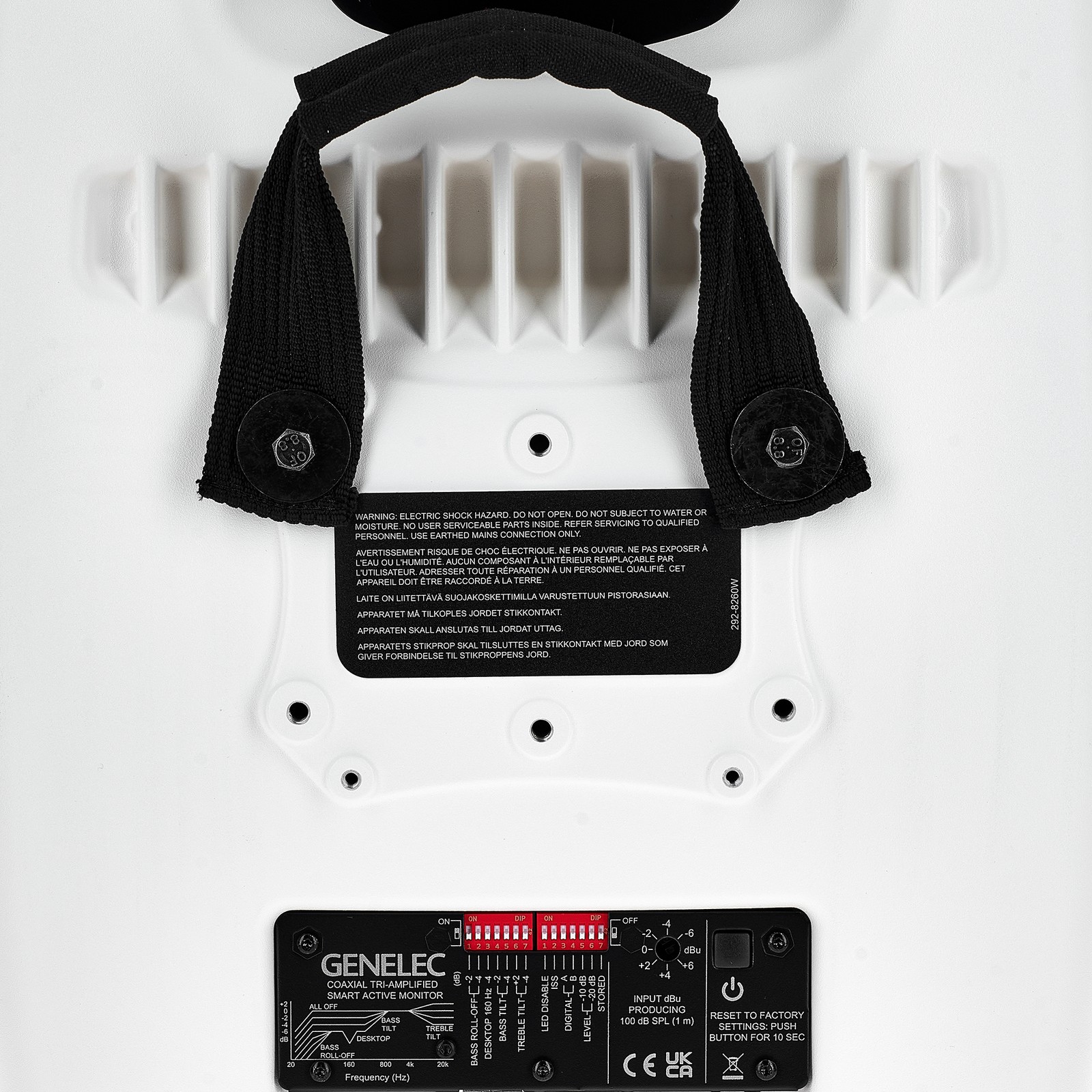 Logo et poignée sur la face arrière de la Genelec 8351 AW