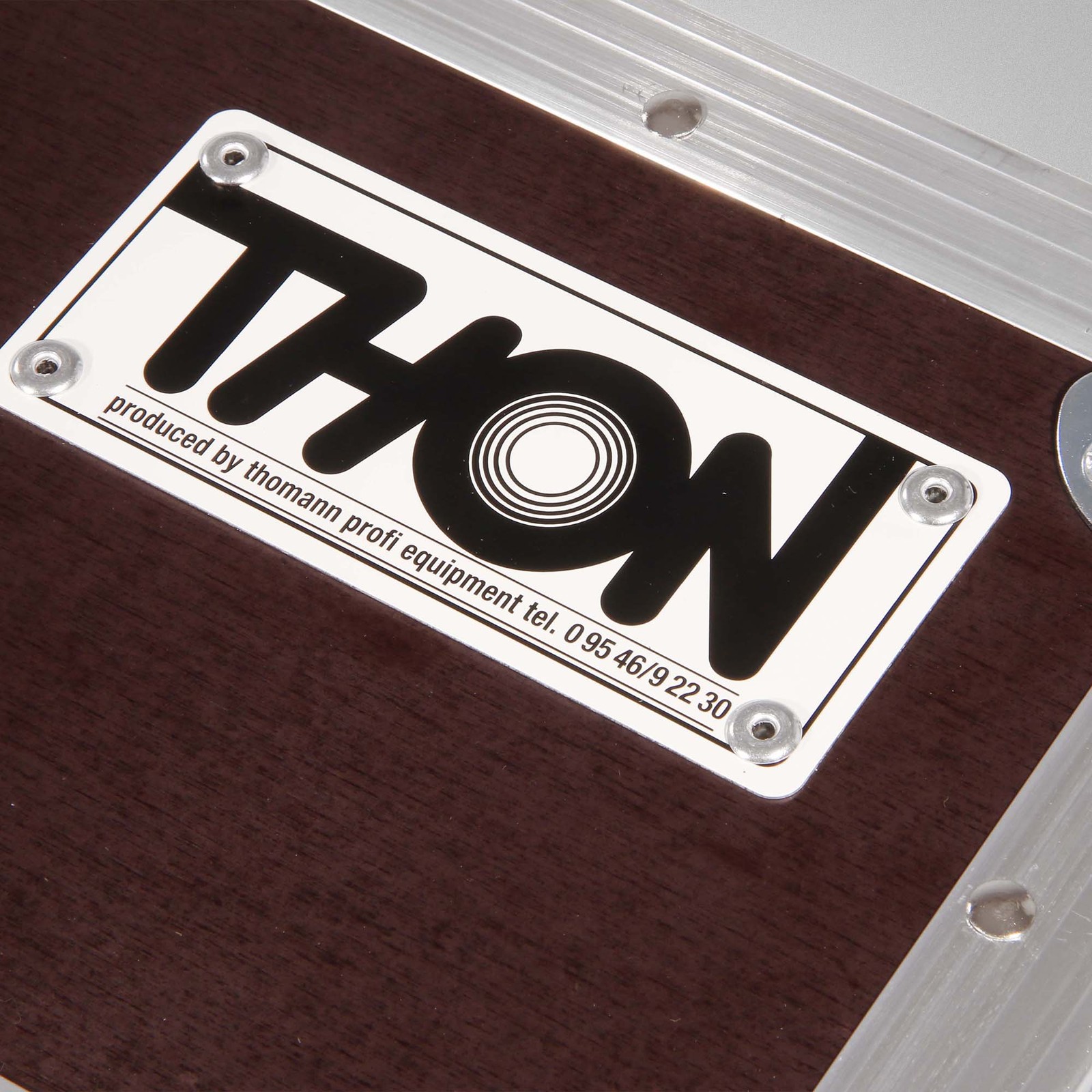 Logo auf dem 19" Standardcase, Thon Rack 4U Live 50