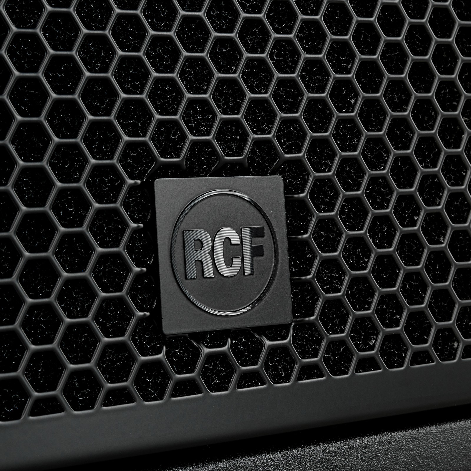 Aktiver Bassreflex-Subwoofer