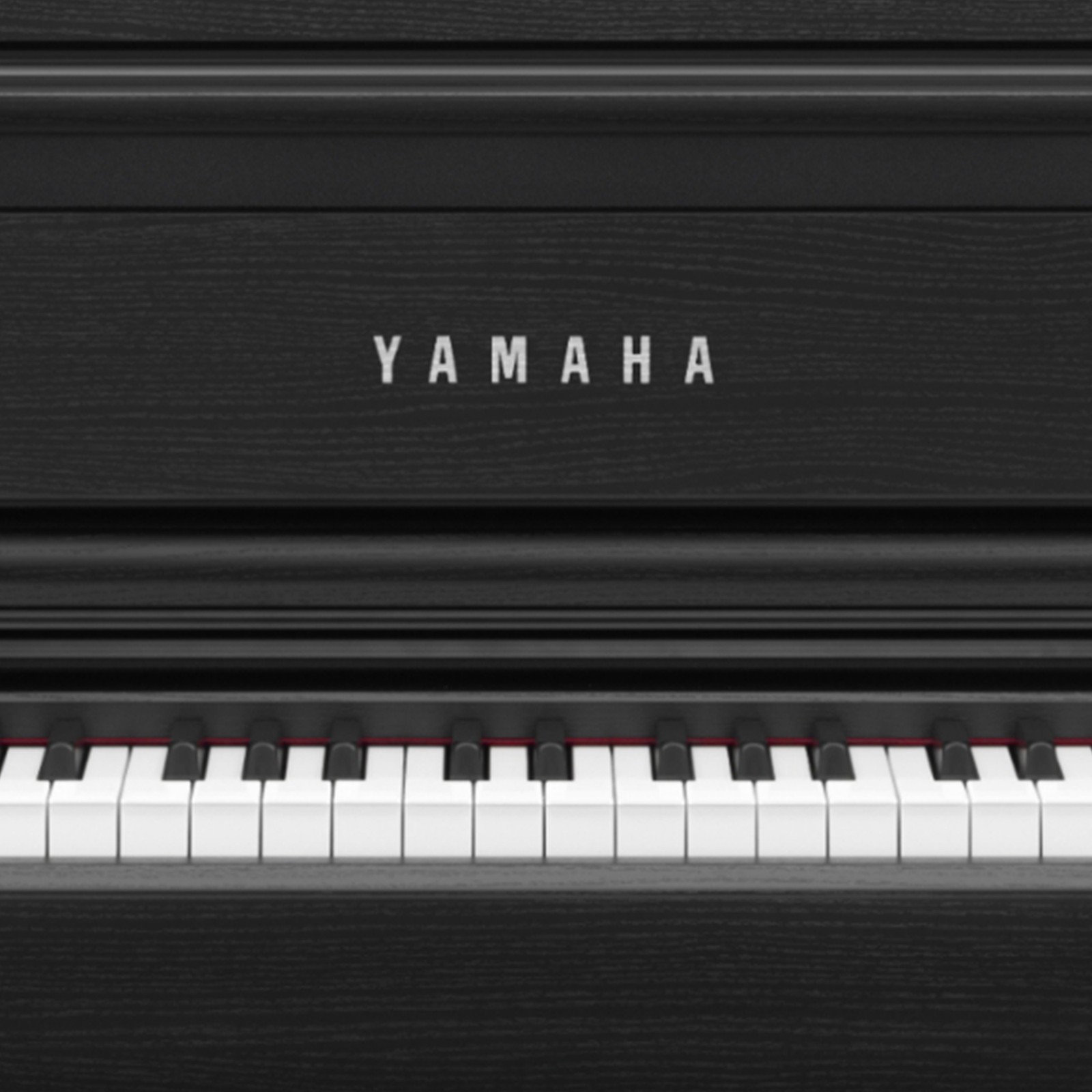 Yamaha CLP-875 B, Logo auf dem Digitalpiano