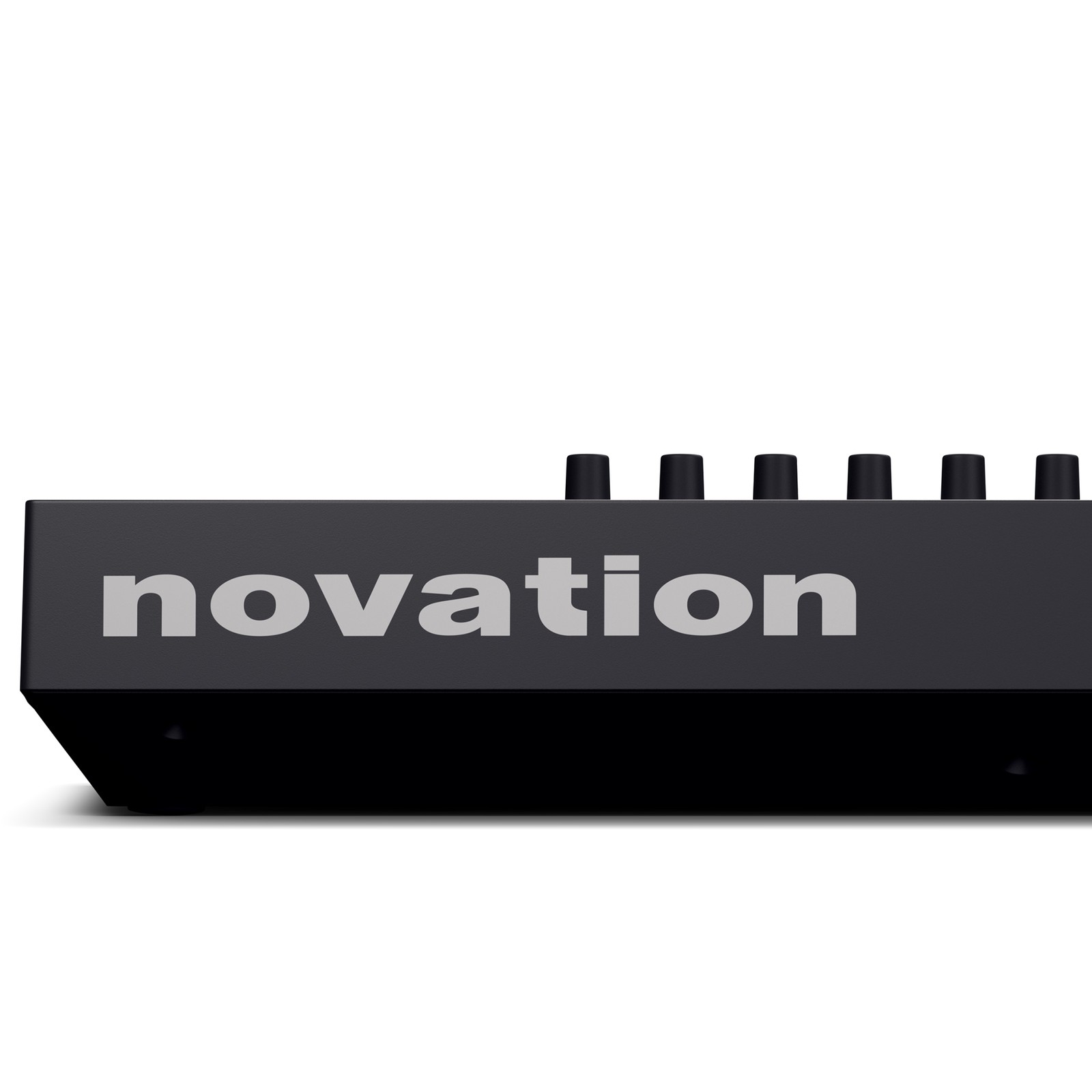 Novation Launchkey 49 MK4, Logo on the backside