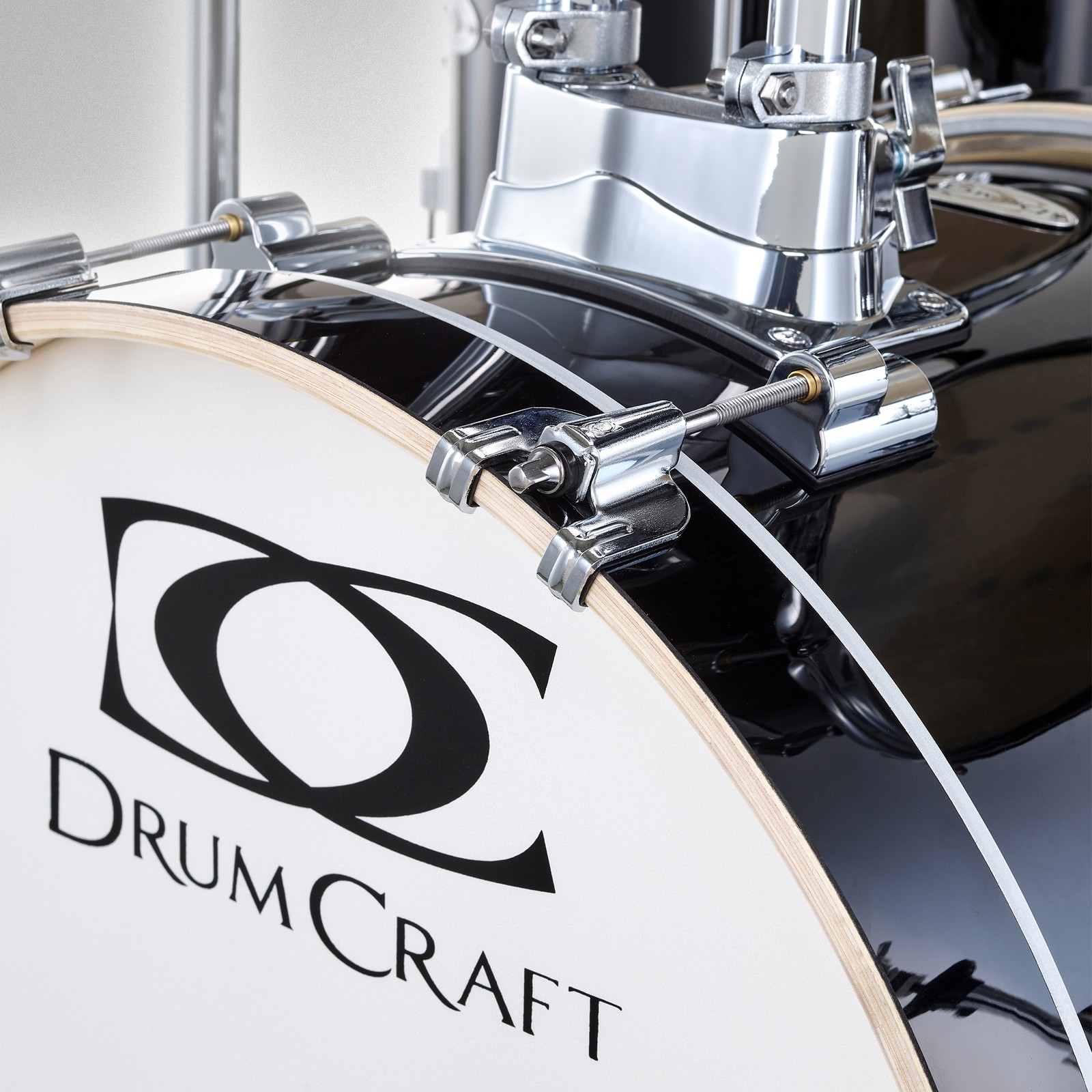 Logo auf der Bass Drum des DrumCraft Series 3 Junior Set Black