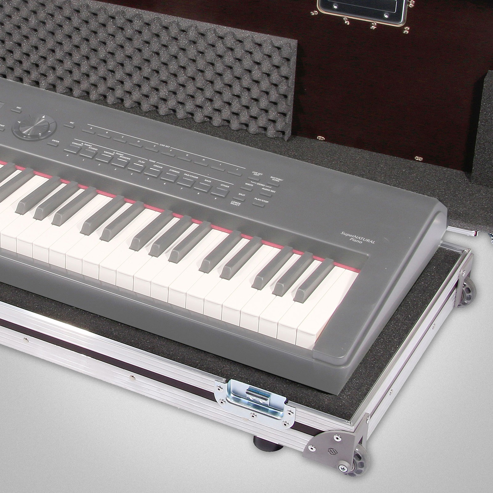 Thon Case Roland RD-800, Maßgefertigtes Keyboard-Haubencase mit Eckrollen
