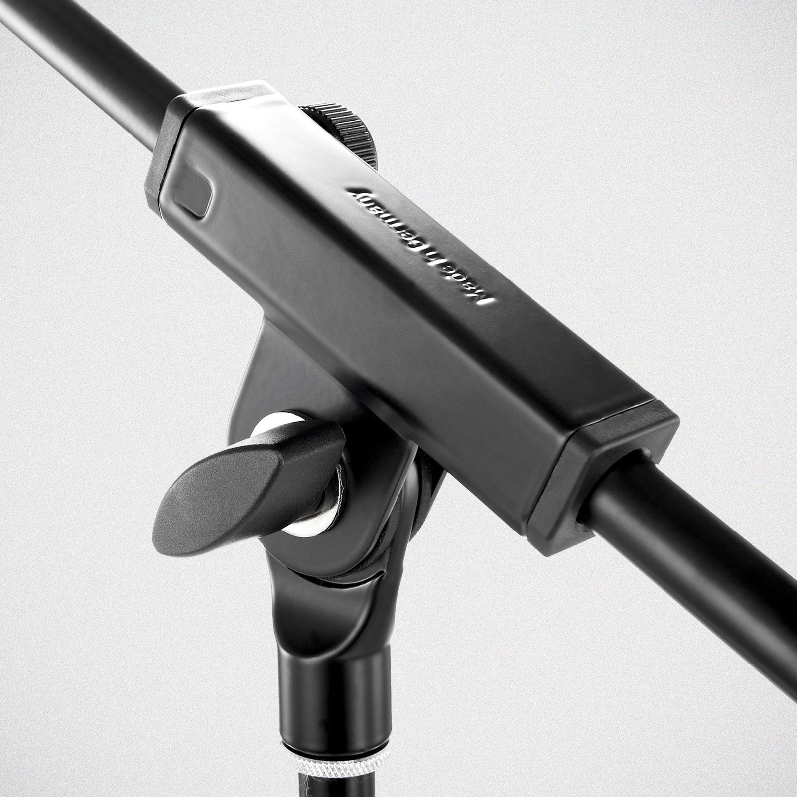 Réglage d’inclinaison du pied de microphone K&M 27105