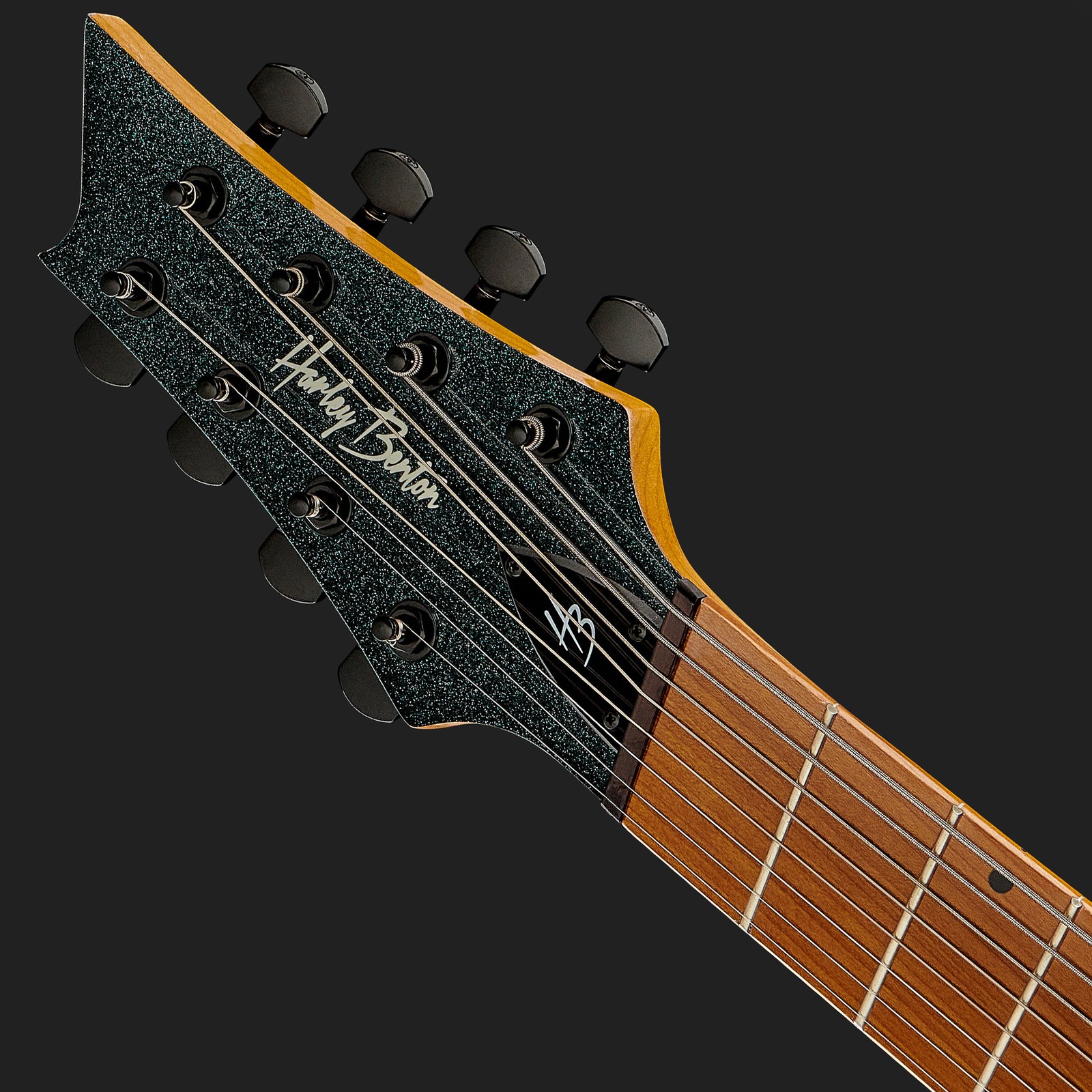 Kopfplatte mit 8 Mechaniken und gefächerten Bünden