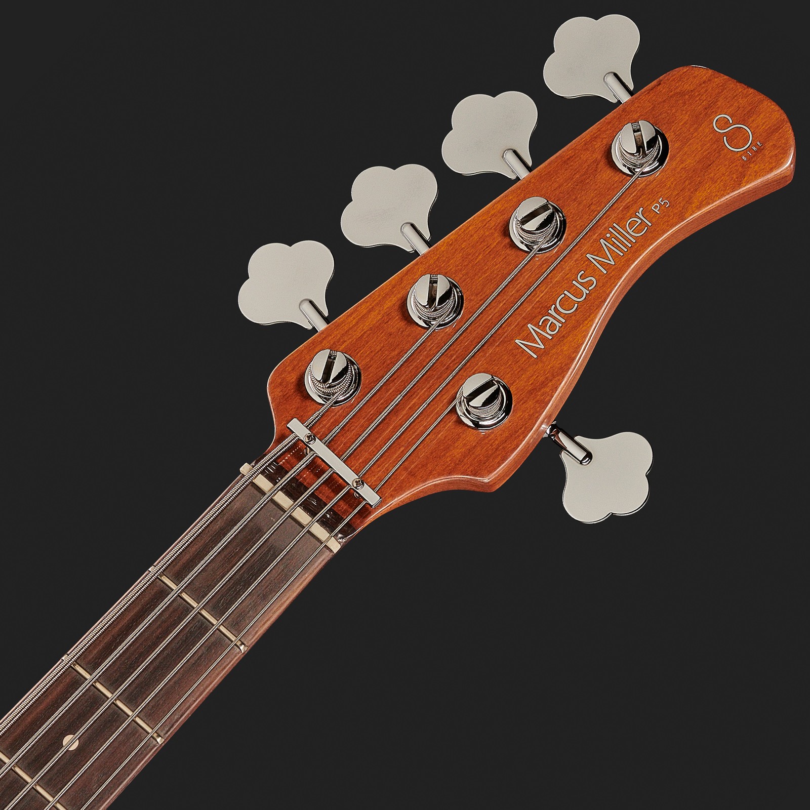 Kopfplatte mit fünf großen Bass Mechaniken und Griffbrett mit Dot Inlays