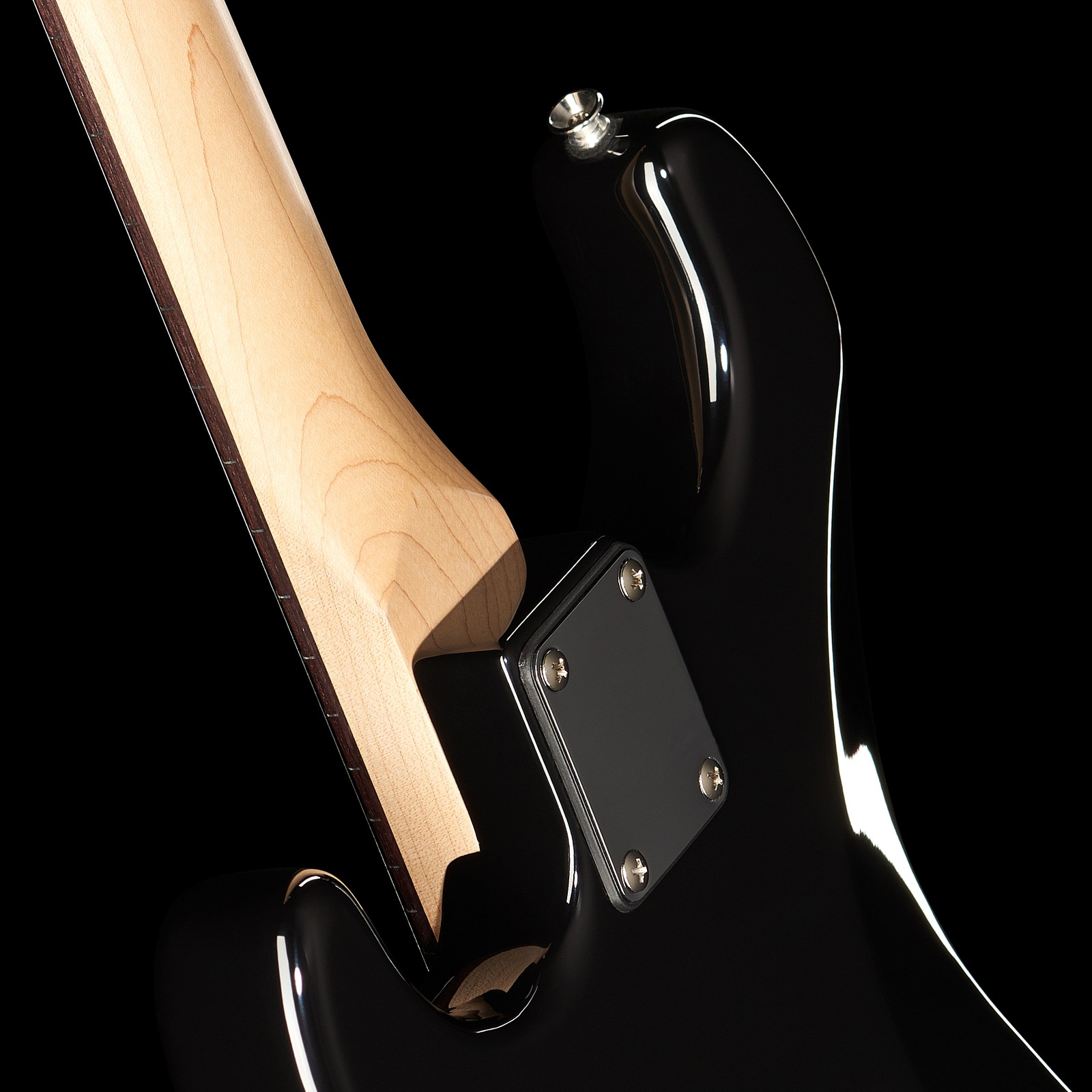 Halsübergang der Harley Benton ST-20 BK Standard Series E-Gitarre