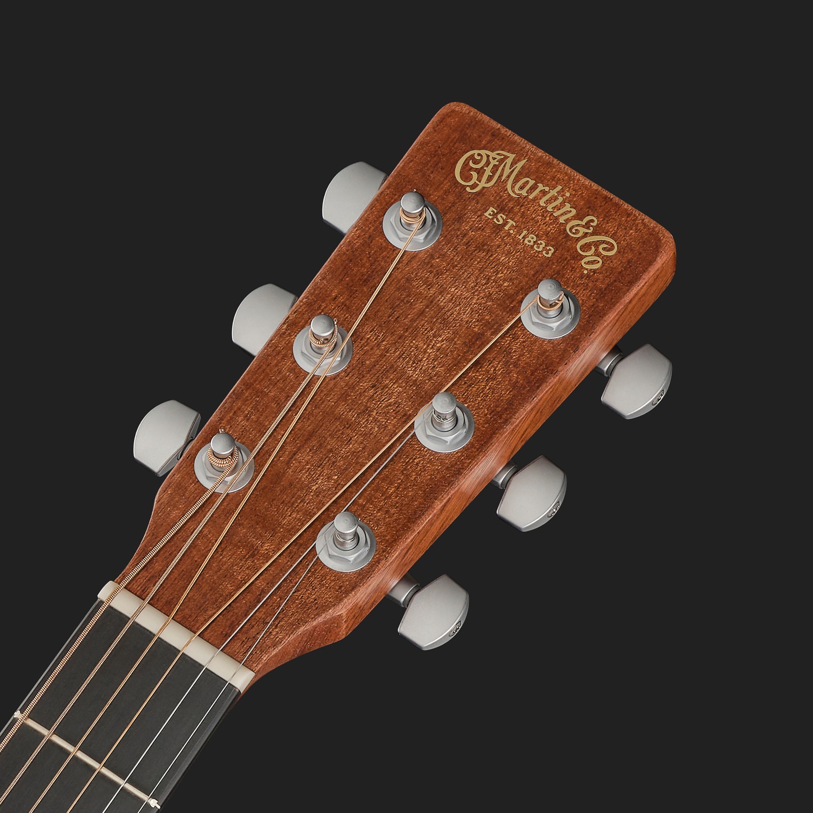 Kopfplatte der Martin Guitar 000C Jr E StreetMaster