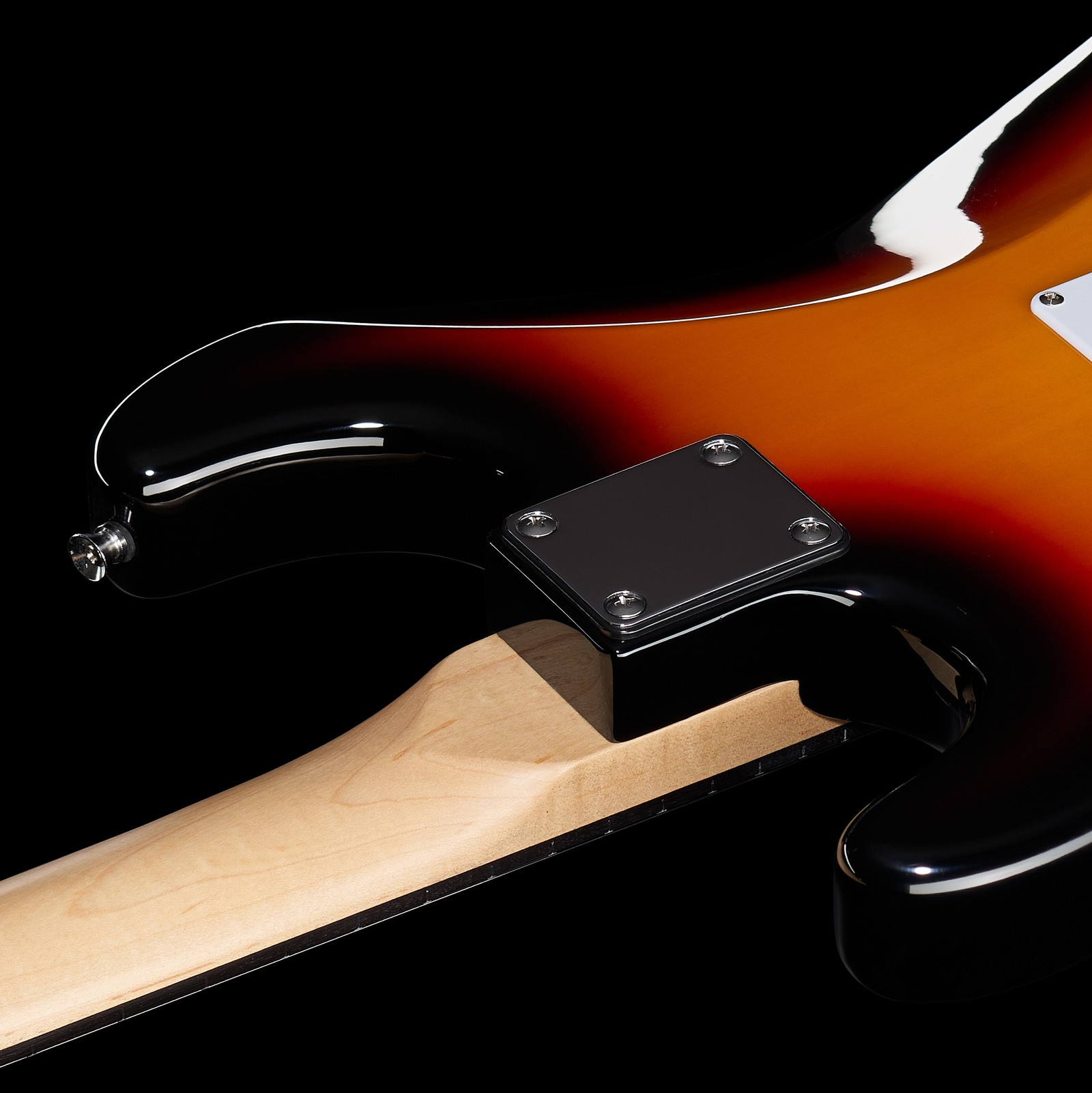 Korpusrückseite mit geschraubtem Hals an der Harley Benton ST-20 SB E-Gitarre