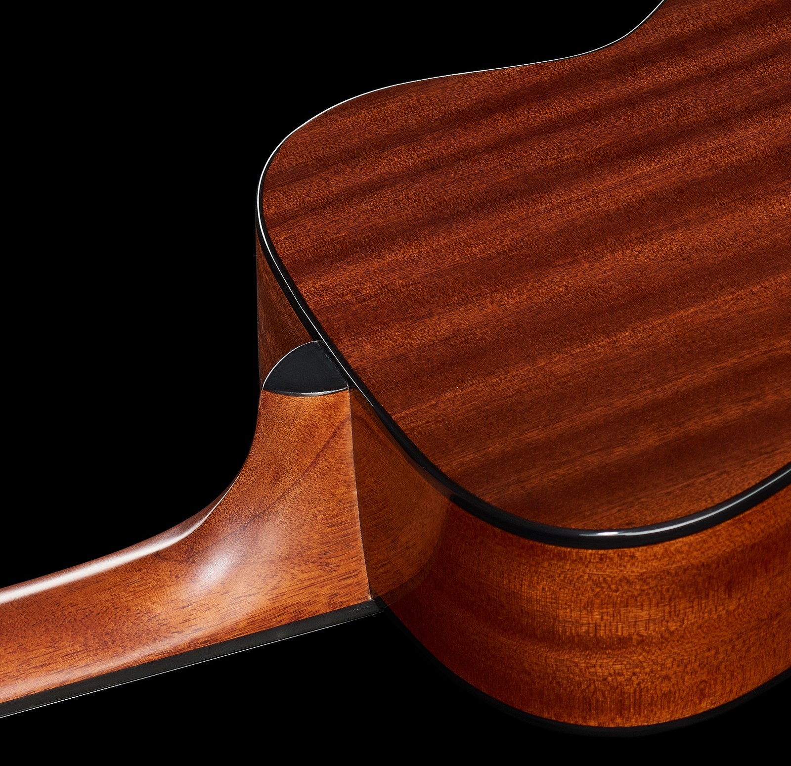 Mahagonikorpus der Harley Benton GS-Travel Spruce